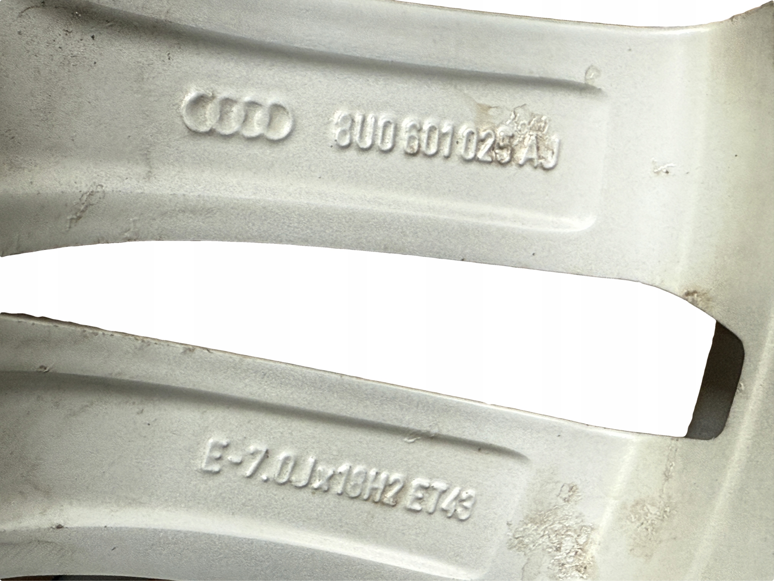 AUDI Q3 8U wheels discs 235/50R18 BRIDGESTONE