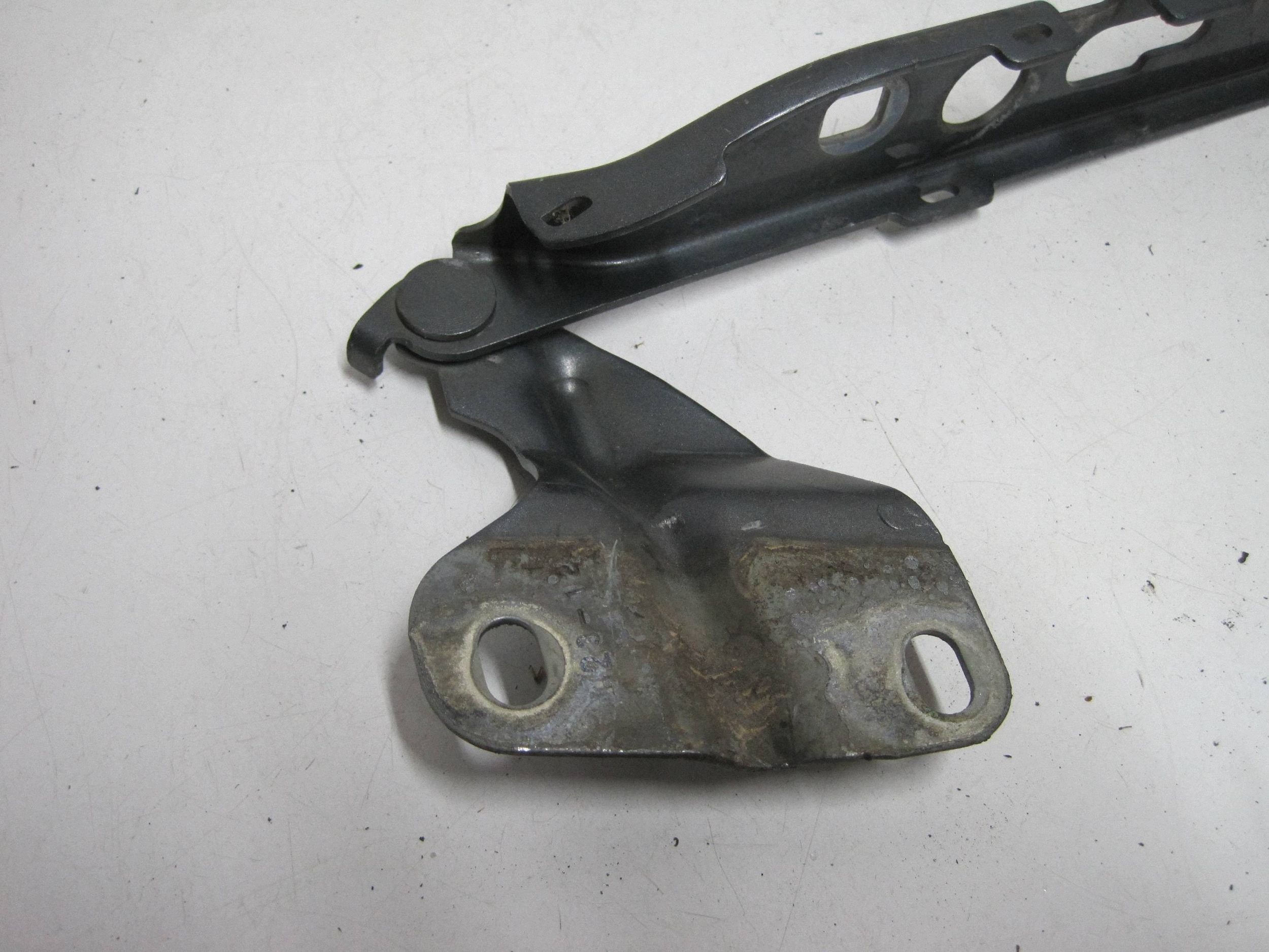 hinge bonnets left AUDI Q3 8U 8U0823301