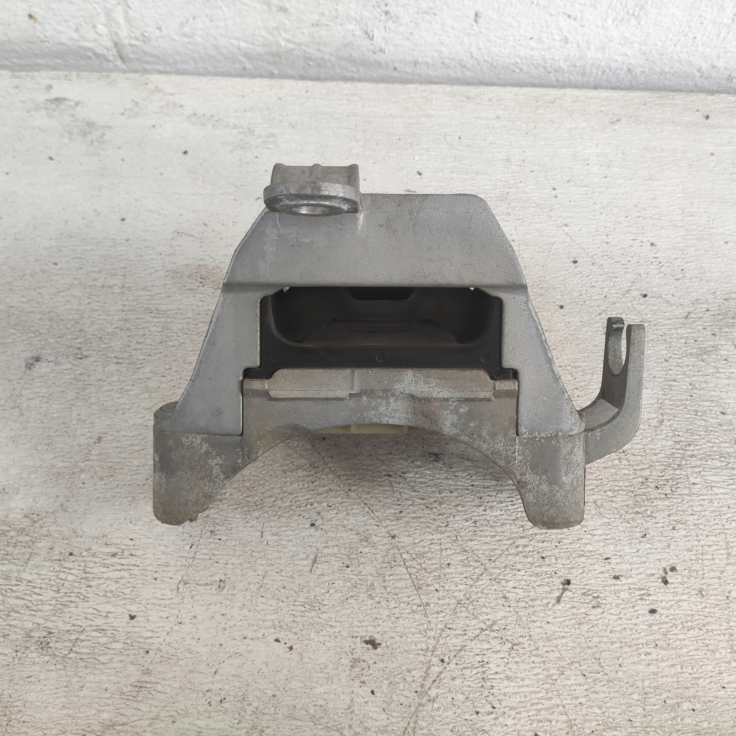CHEVROLET CRUZE ASTRA J 1.6 engine mount