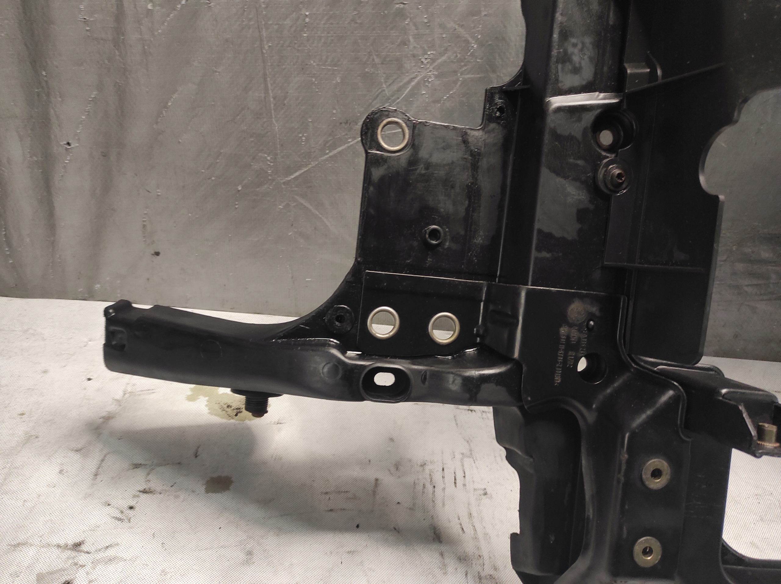 support panel for radiators pillar iron SKODA FABIA and 1.4 B 6Y0805588