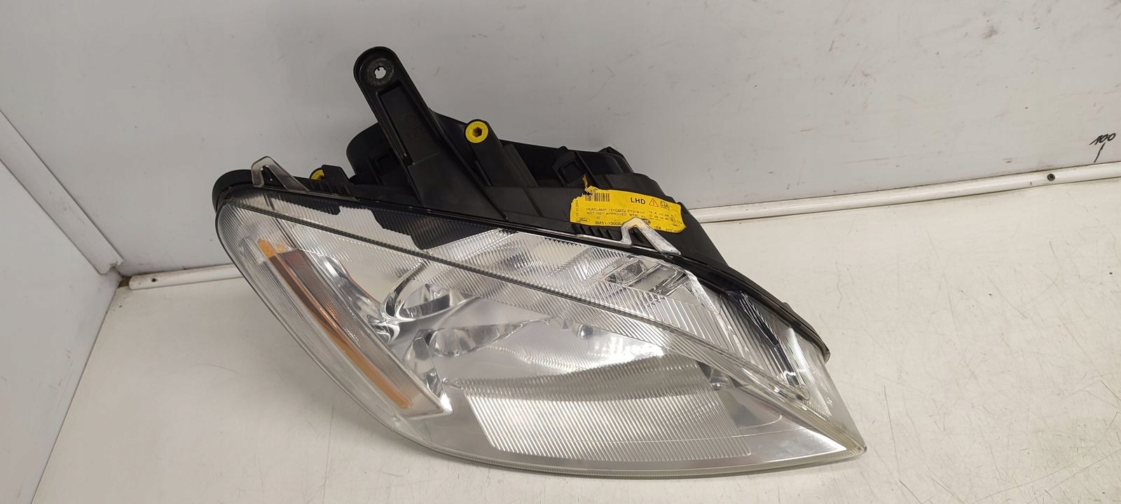 light front front right Ford CMAX
