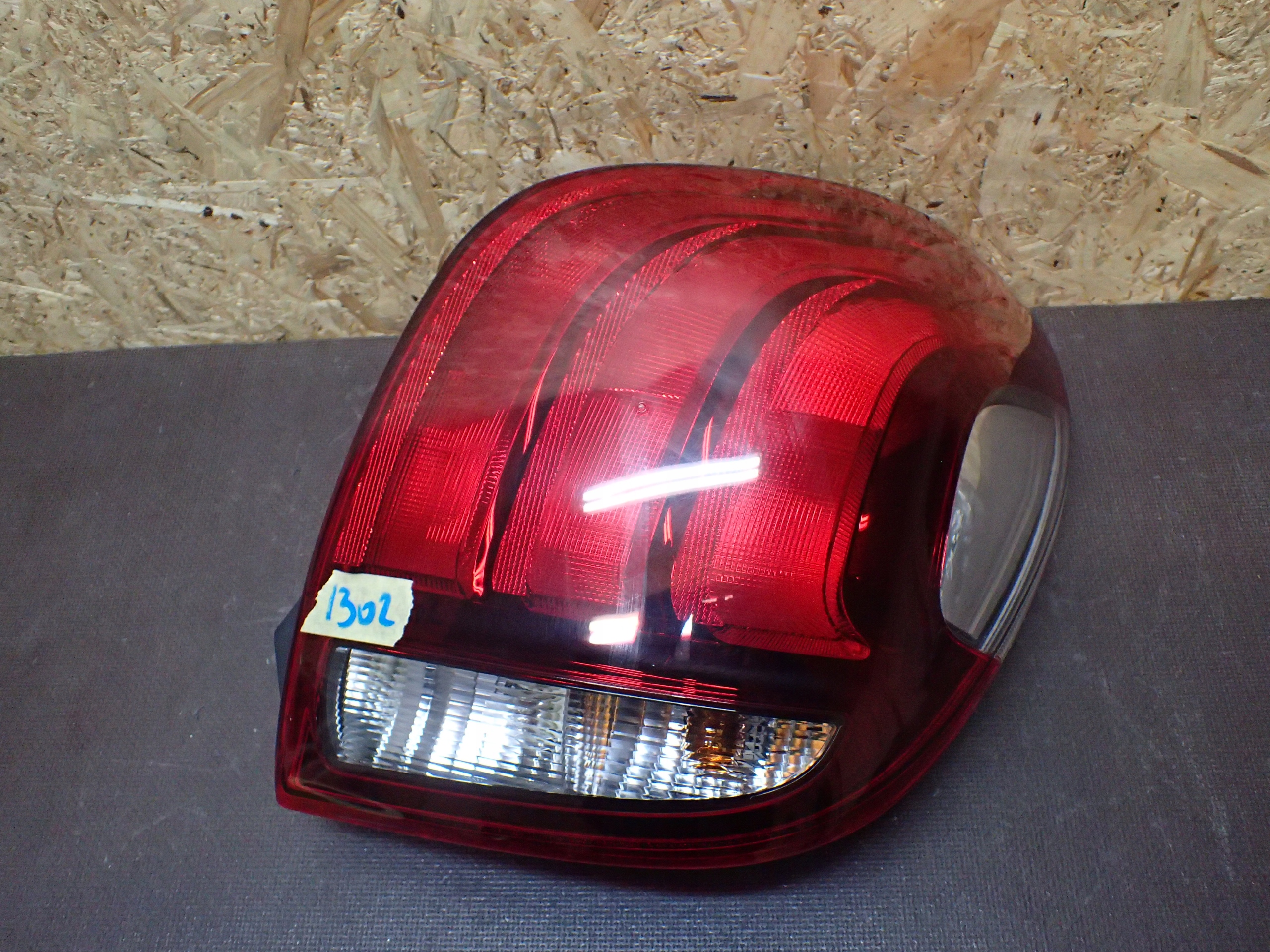 LIGHT REAR PART RIGHT PEUGEOT 108 14
