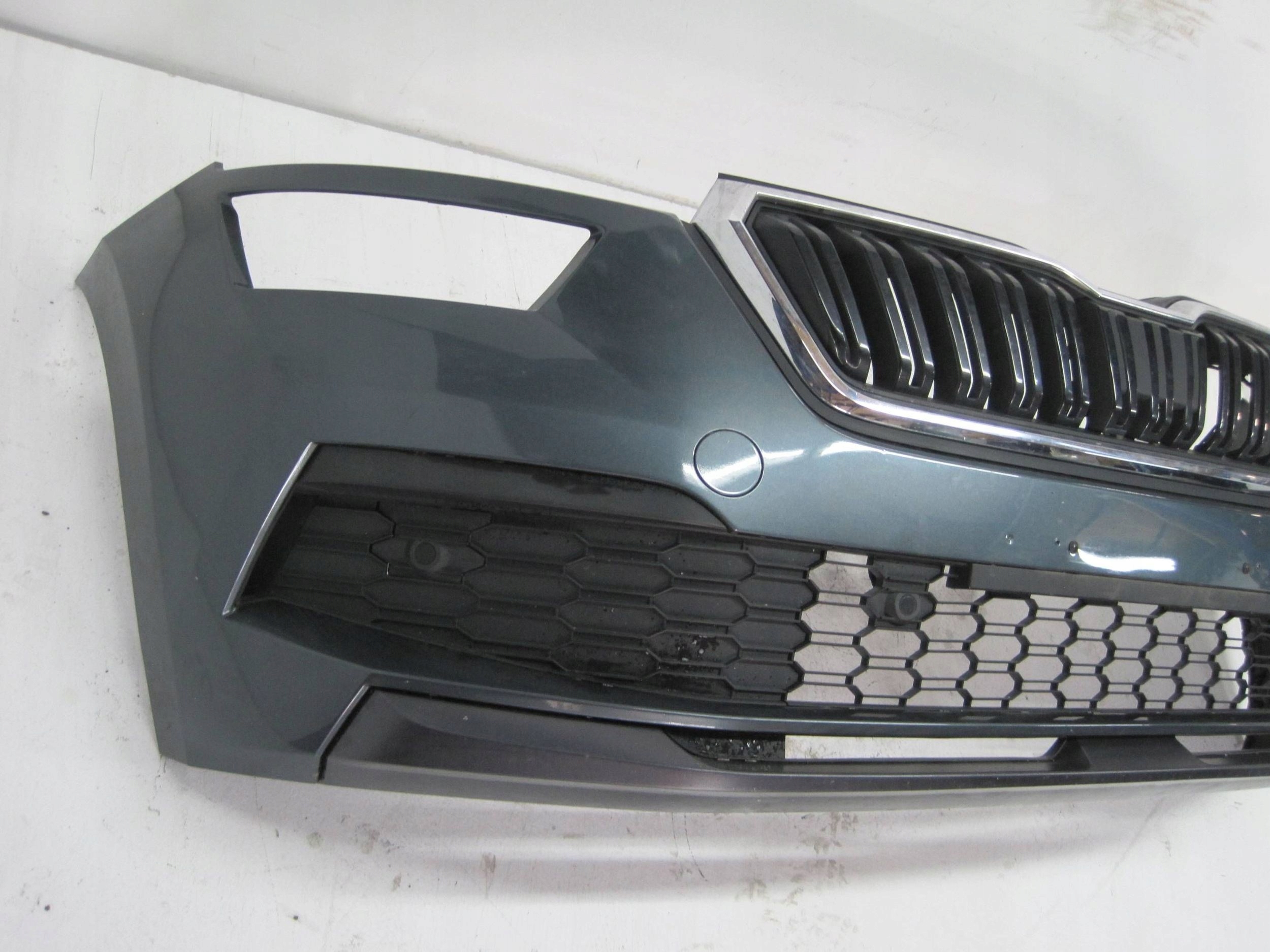 front bumper front SKODA KAMIQ 658 4 PDC 21R