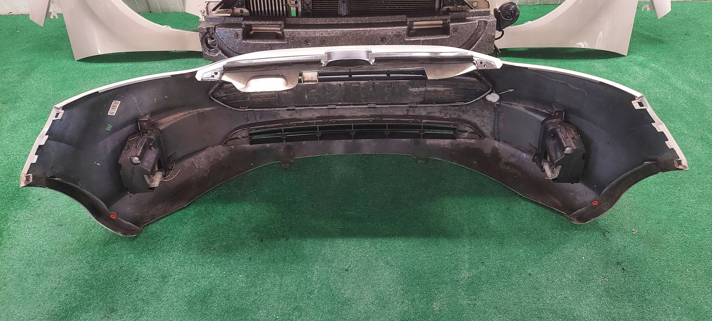bumper front FORD B-MAX complete LAK: NC