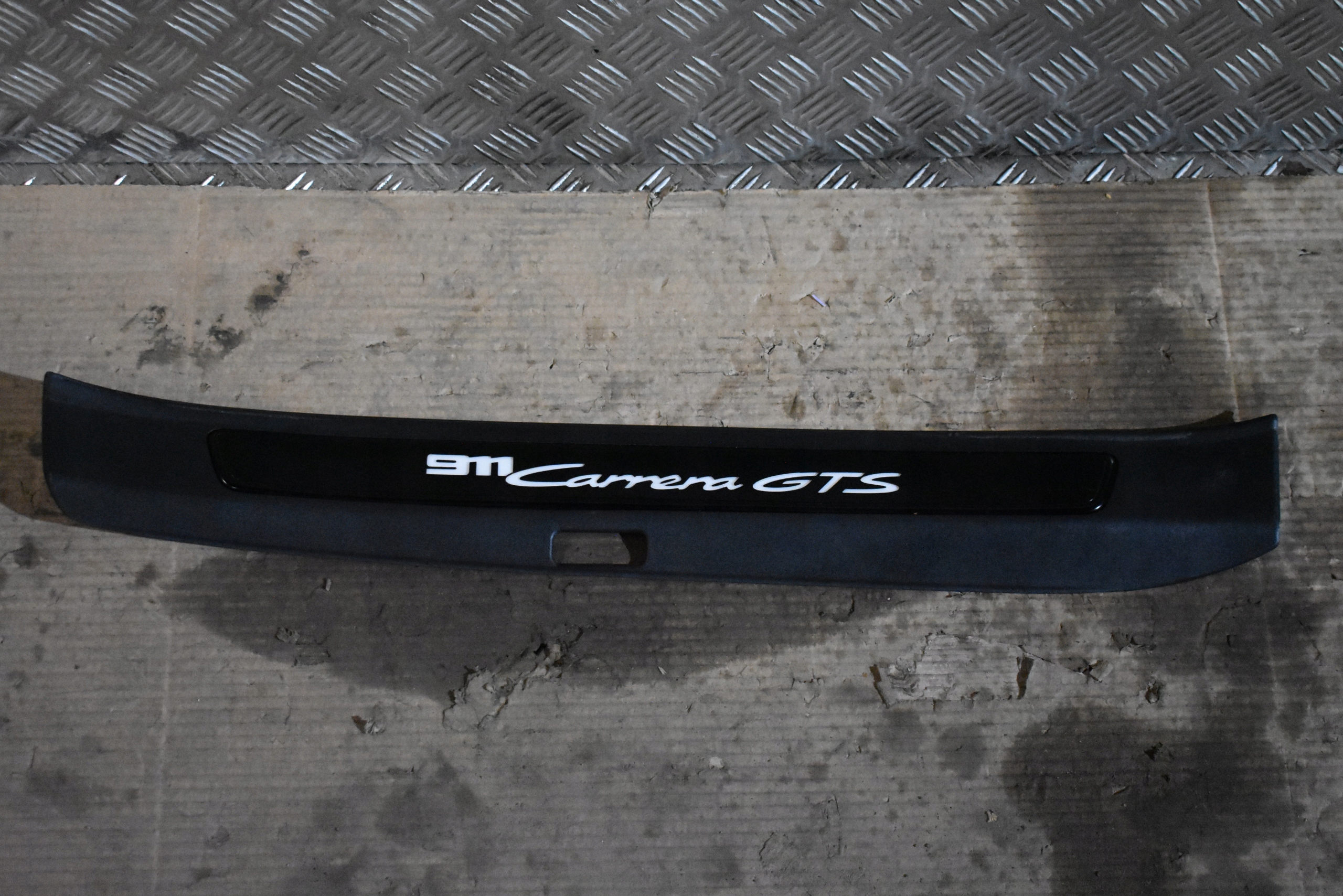 moulding cap threshold right PORSCHE 992 GTS 1