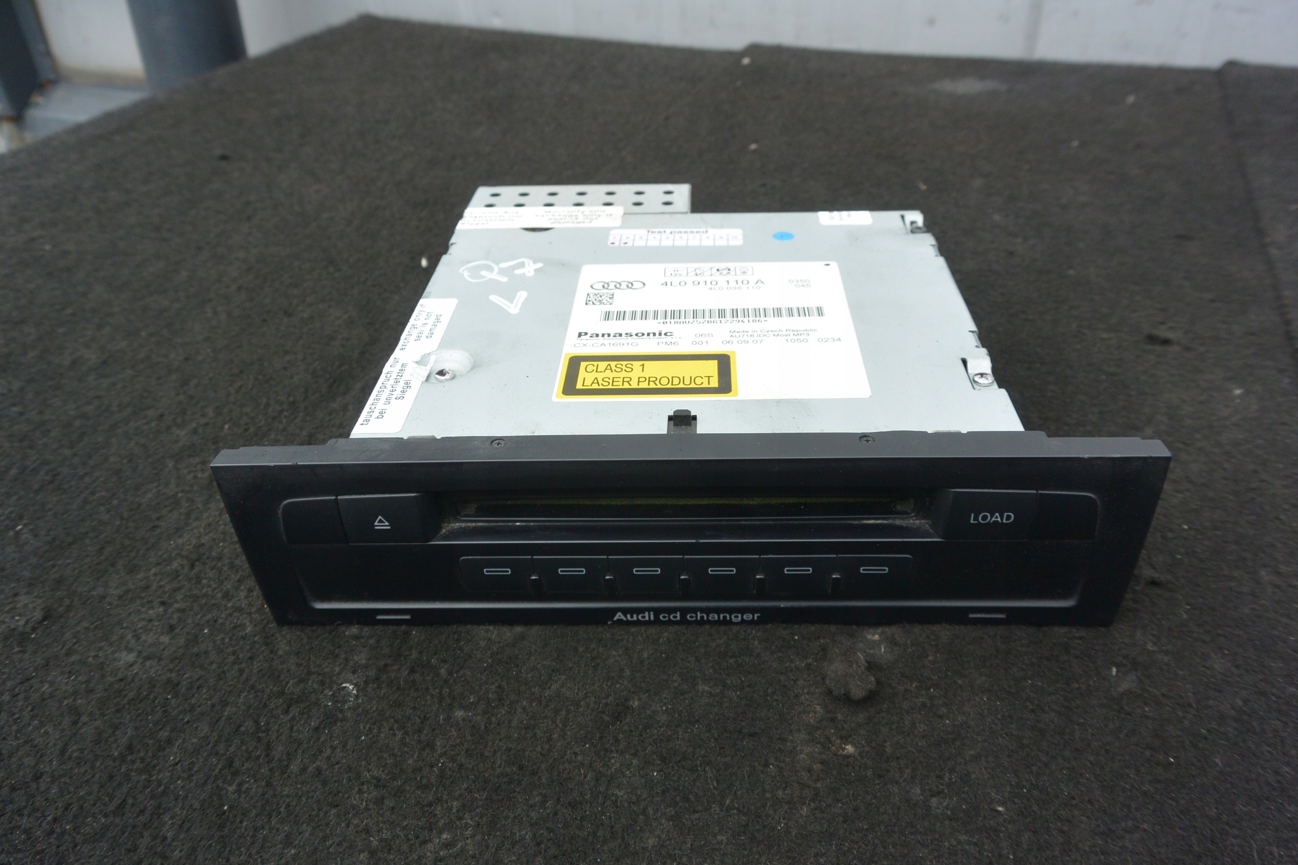 ZMIENIARKA CD AUDI Q7 4L A6 C5