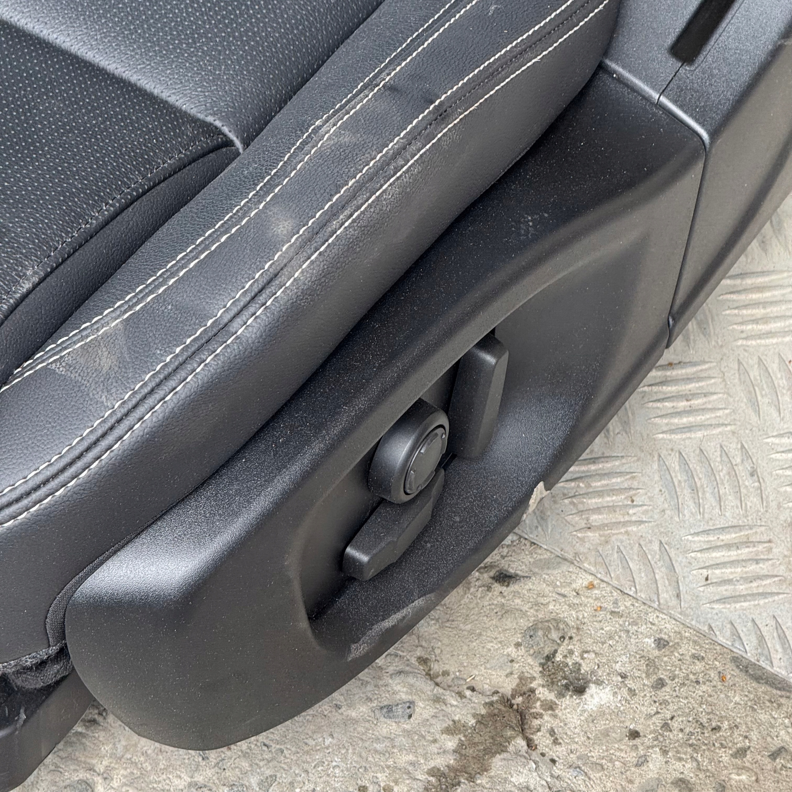 Sitze Ledersitz KOMPLET JAGUAR E-PACE 2023 ROK
