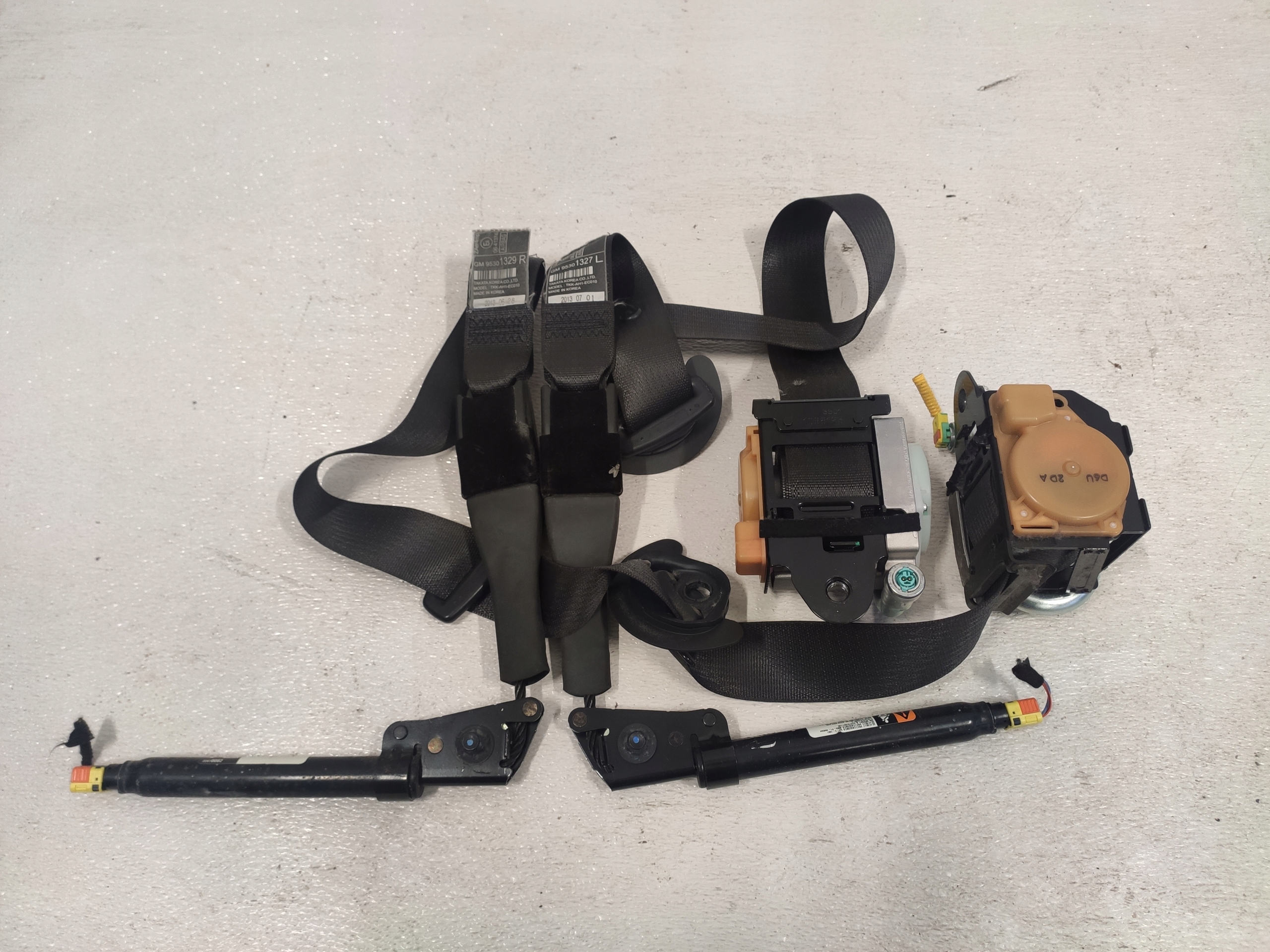 CHEVROLET TRAX MOKKA РЕМЕНІ БЕЗПЕКИ СПЕРЕДУ