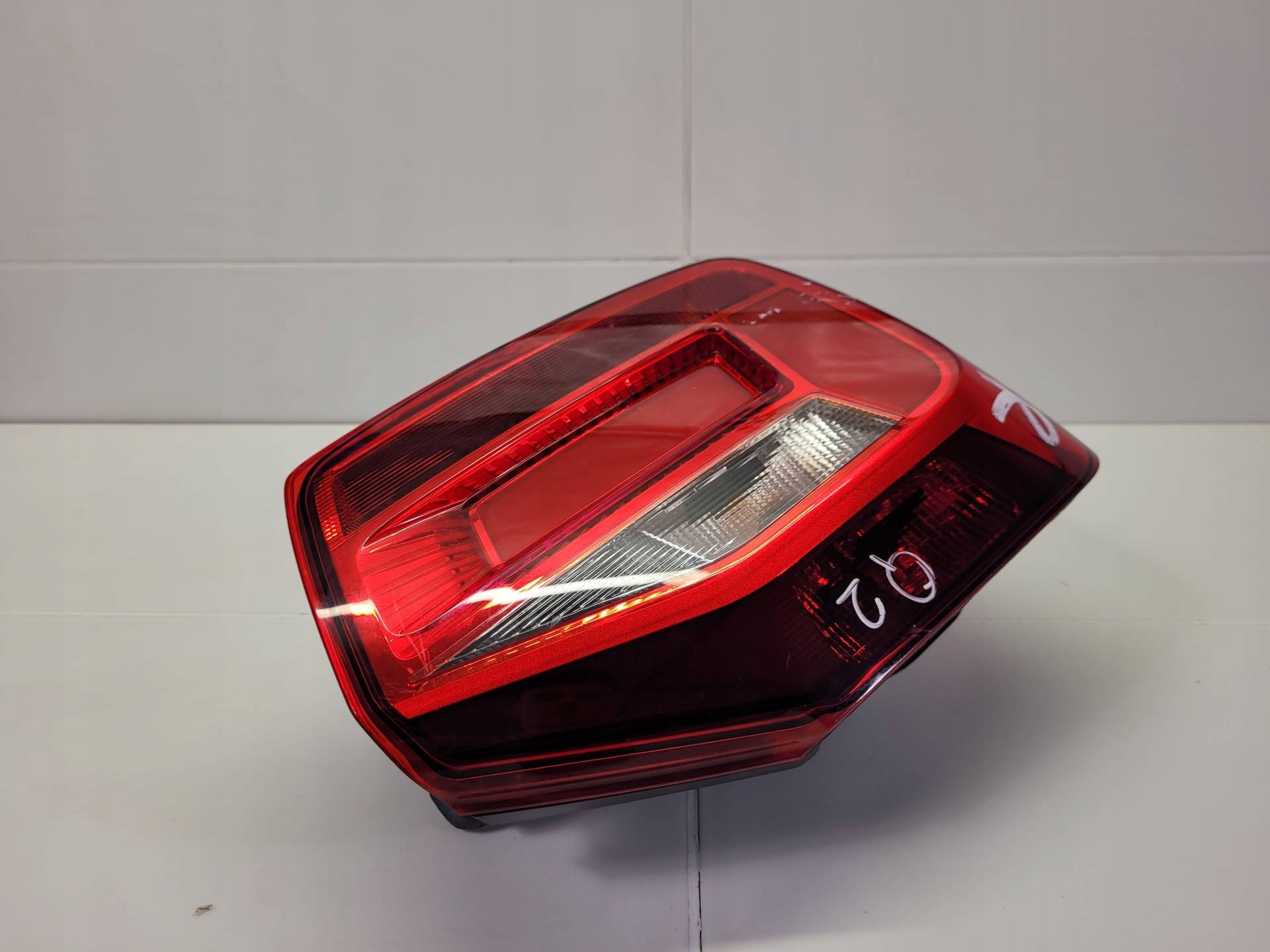 light rear right side Audi Q2 GA 2018 81A 945 070