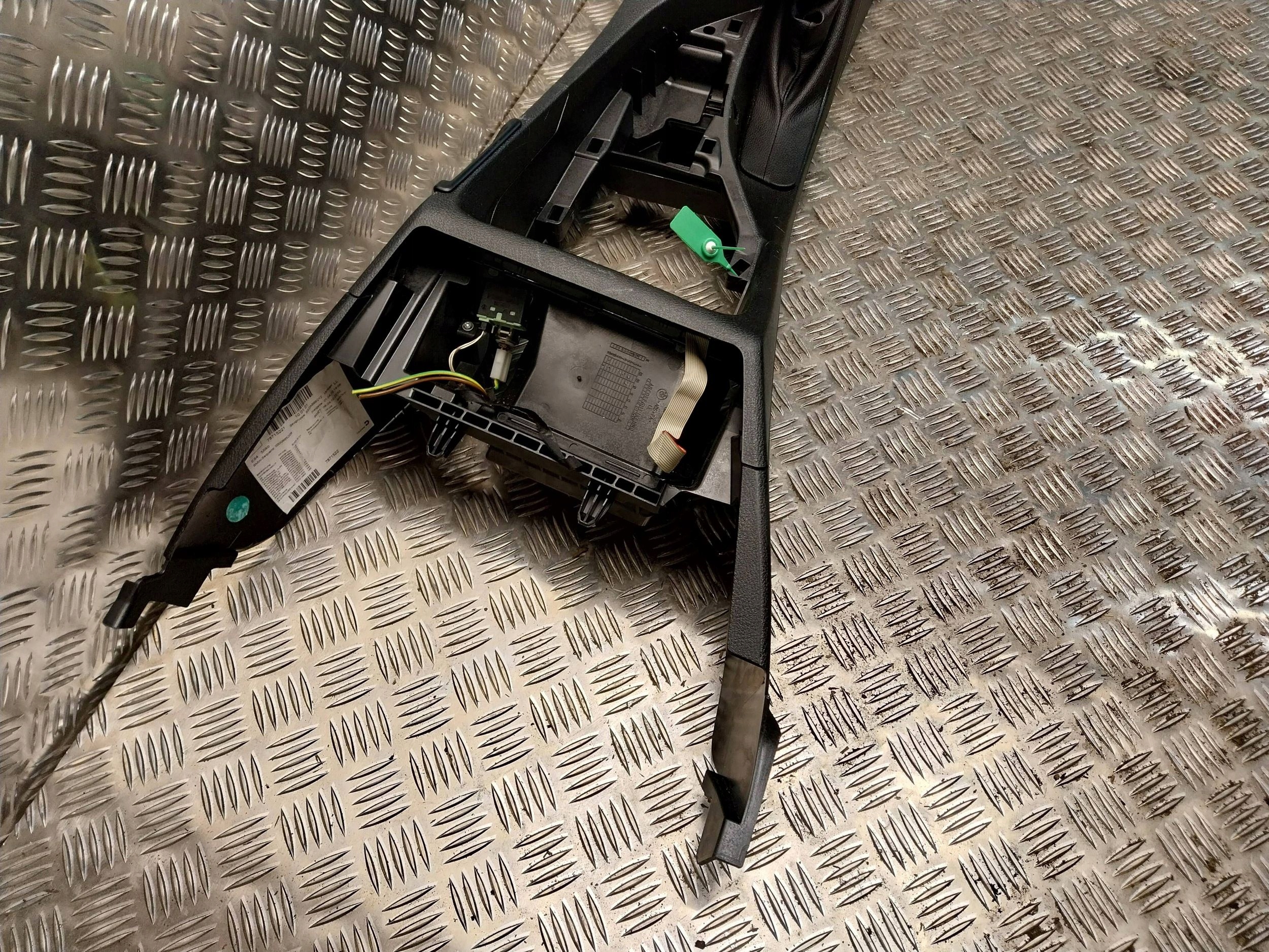 TUNEL central armrest EUROPA 105005733 BMW X1 E84