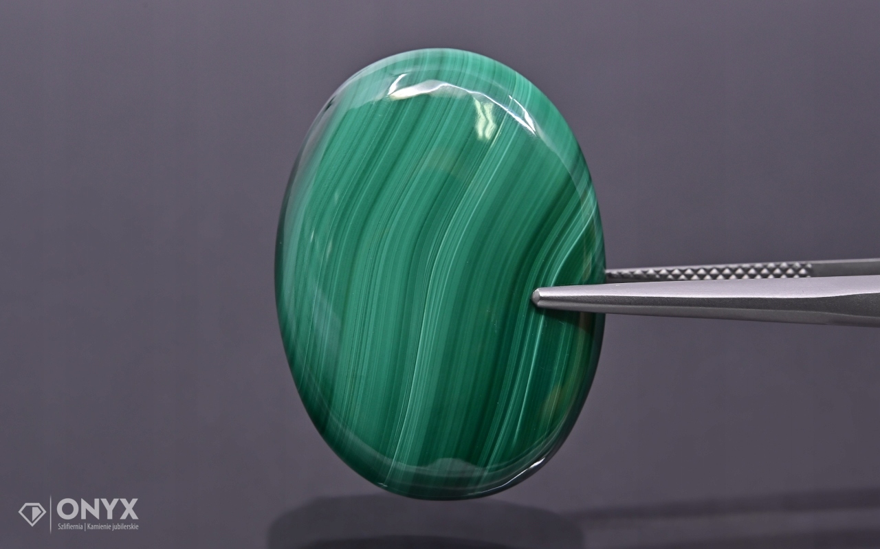 Malachit kabošon ovál 30x22 mm