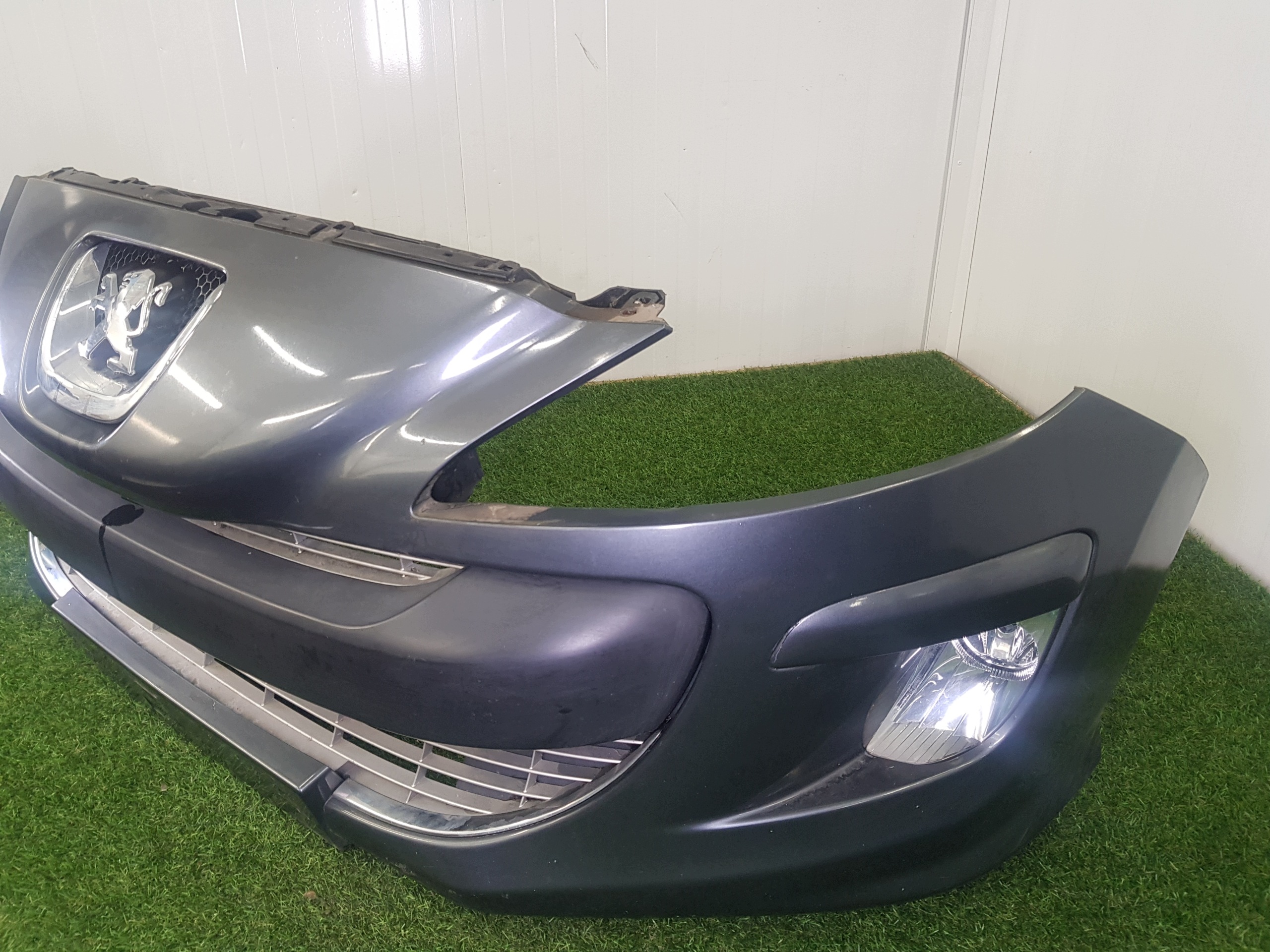 nárazník předek přední PEUGEOT 308