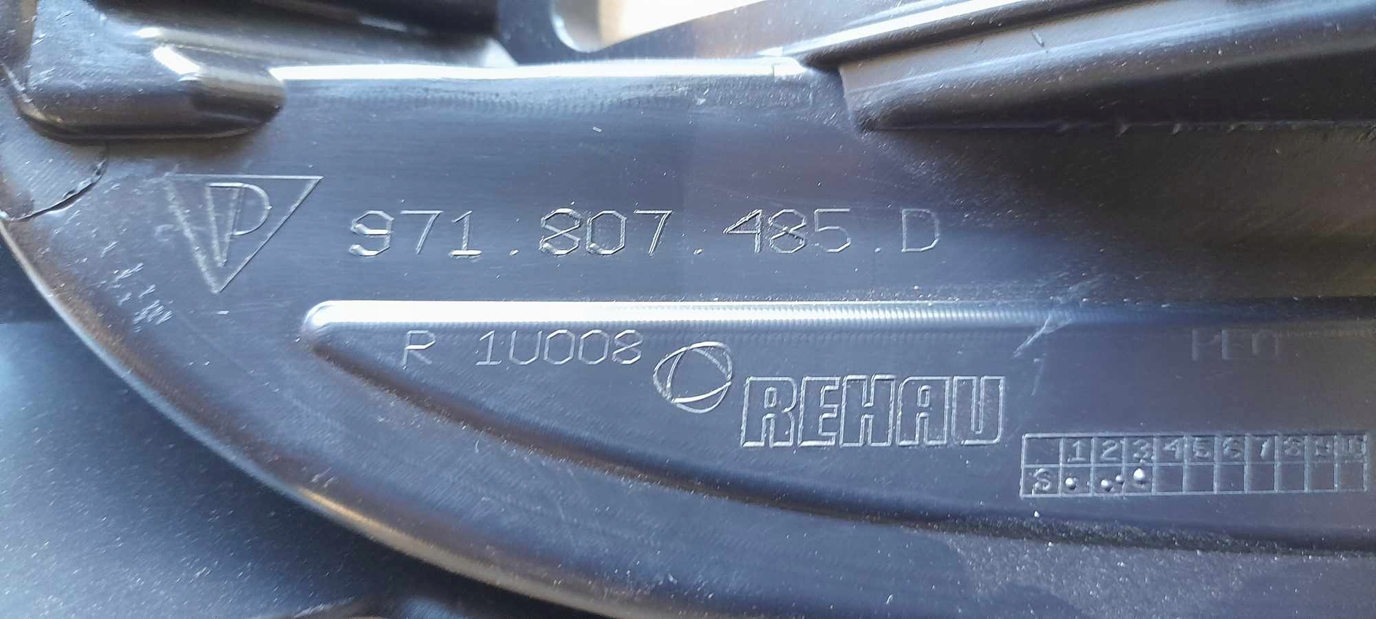 grid of a bumper left front PORSCHE PANAMERA 971 971807485D