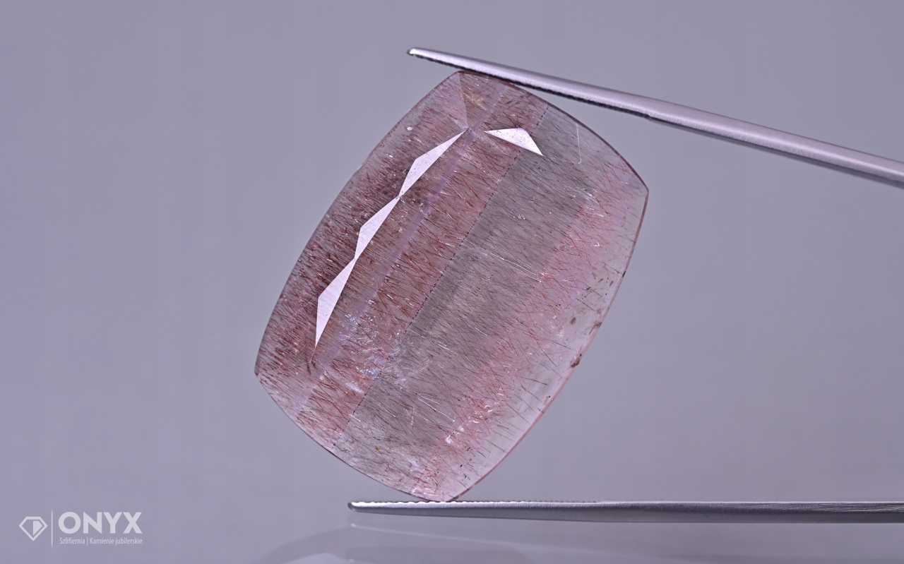 Jahodový křemen fazetovaný cushion 33,5x23,5 mm