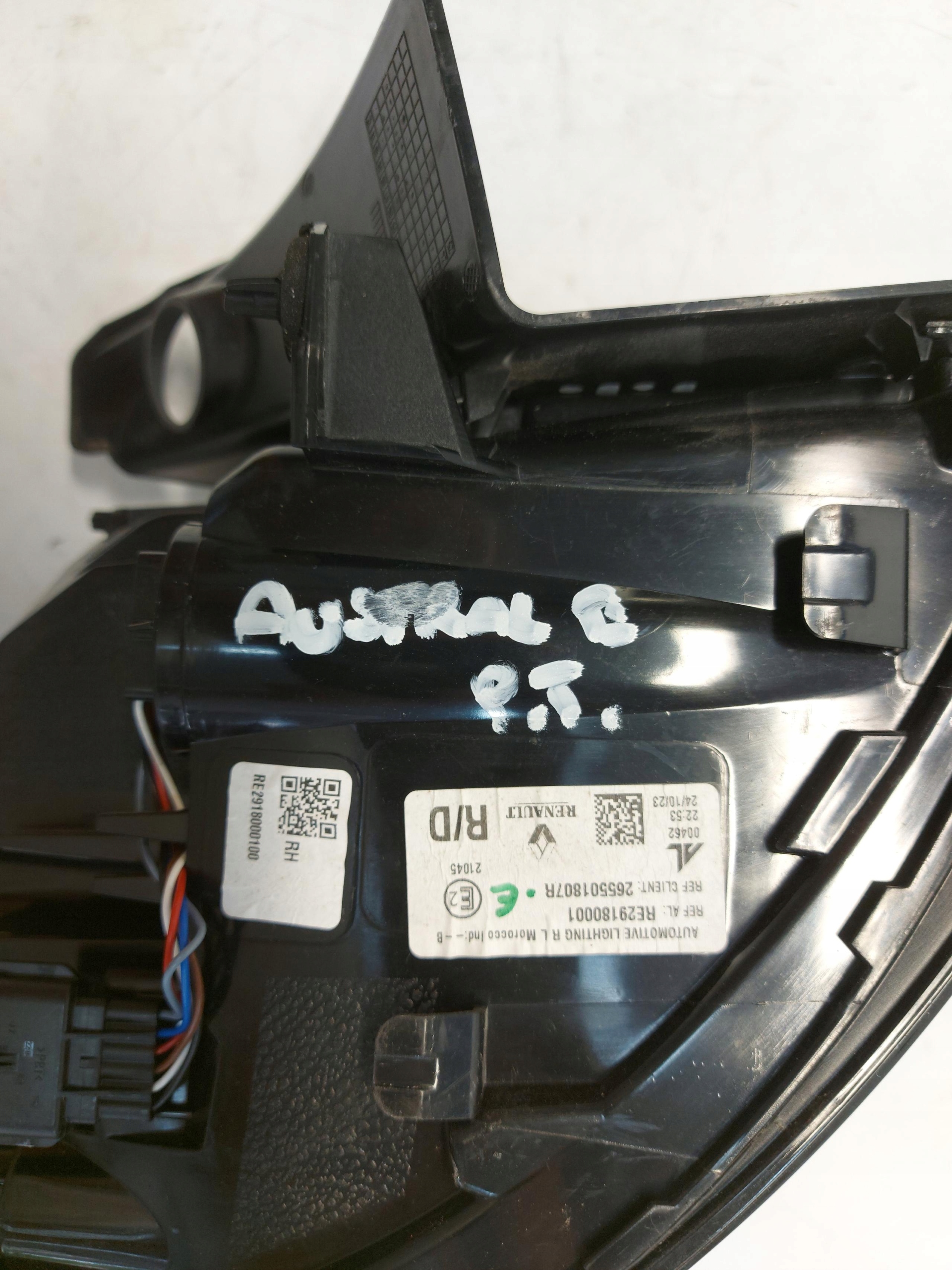 RENAULT AUSTRAL E light right rear part 265501807R