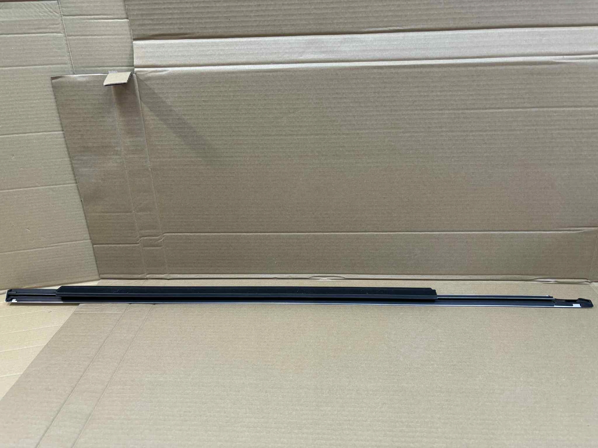 moulding dust windows door left front MERCEDES E-KLASA W213 A2137200124