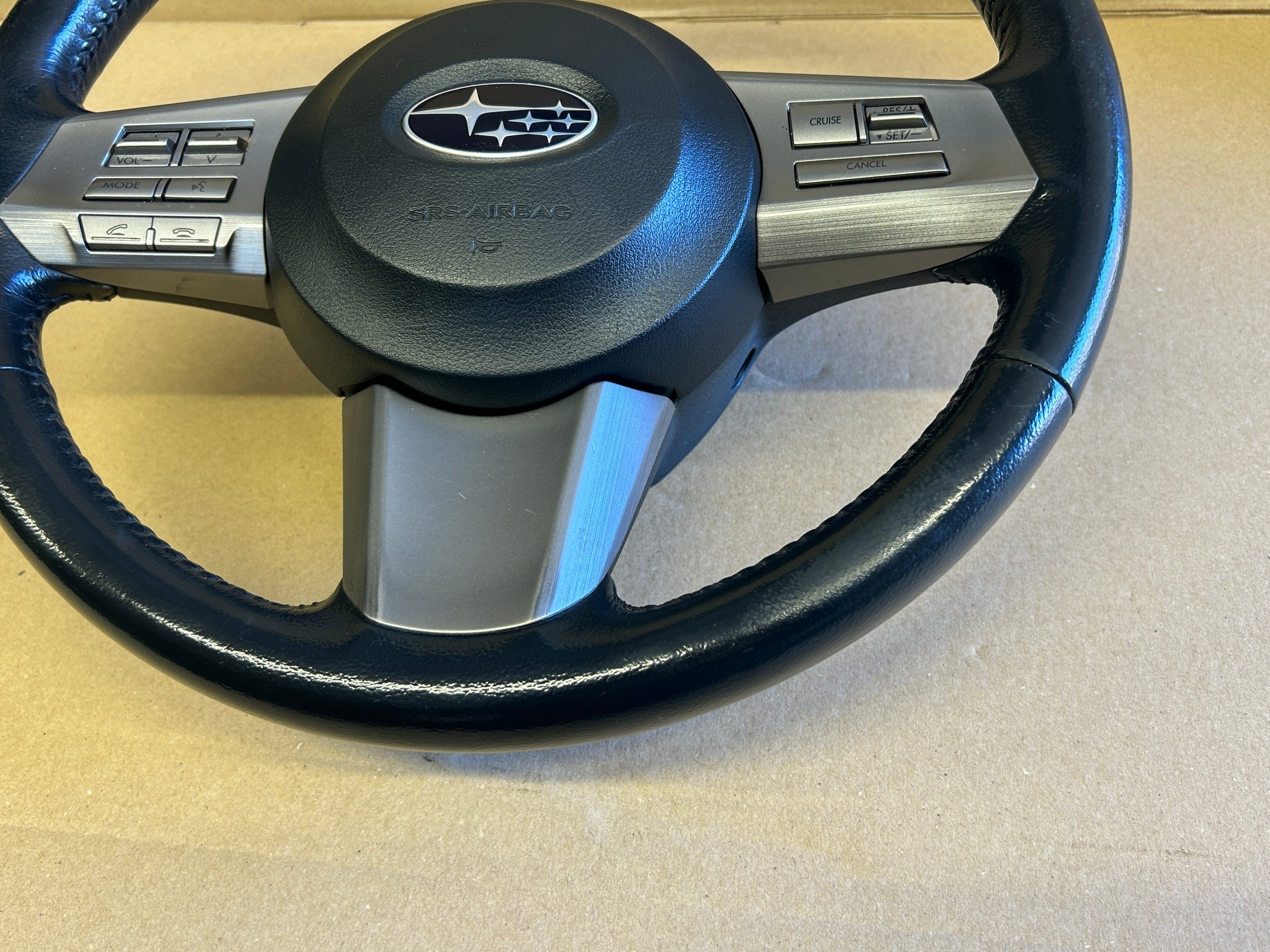 SUBARU LEGACY V volant Z airbag