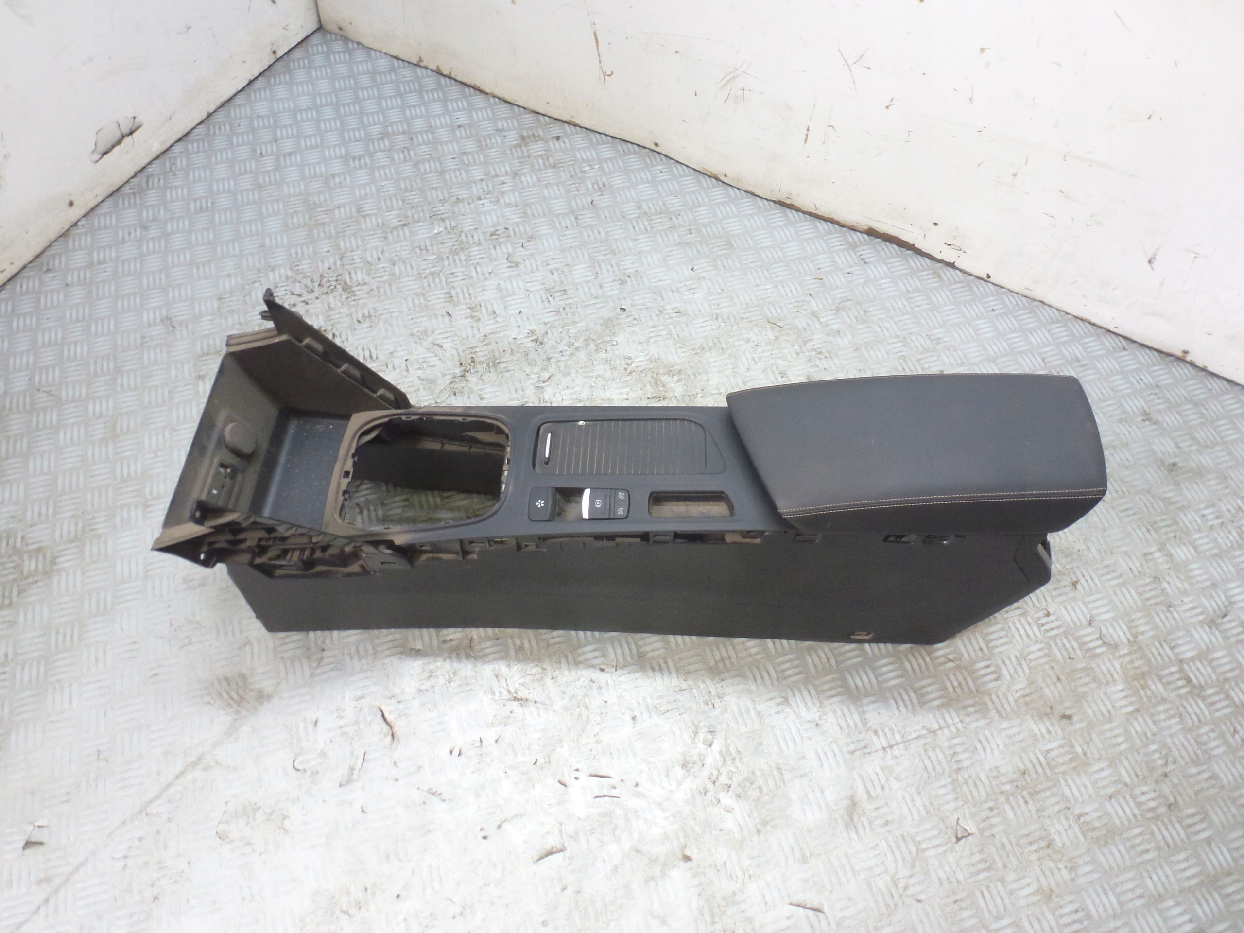 тунель середина рамка декор renault MEGANE IV 4