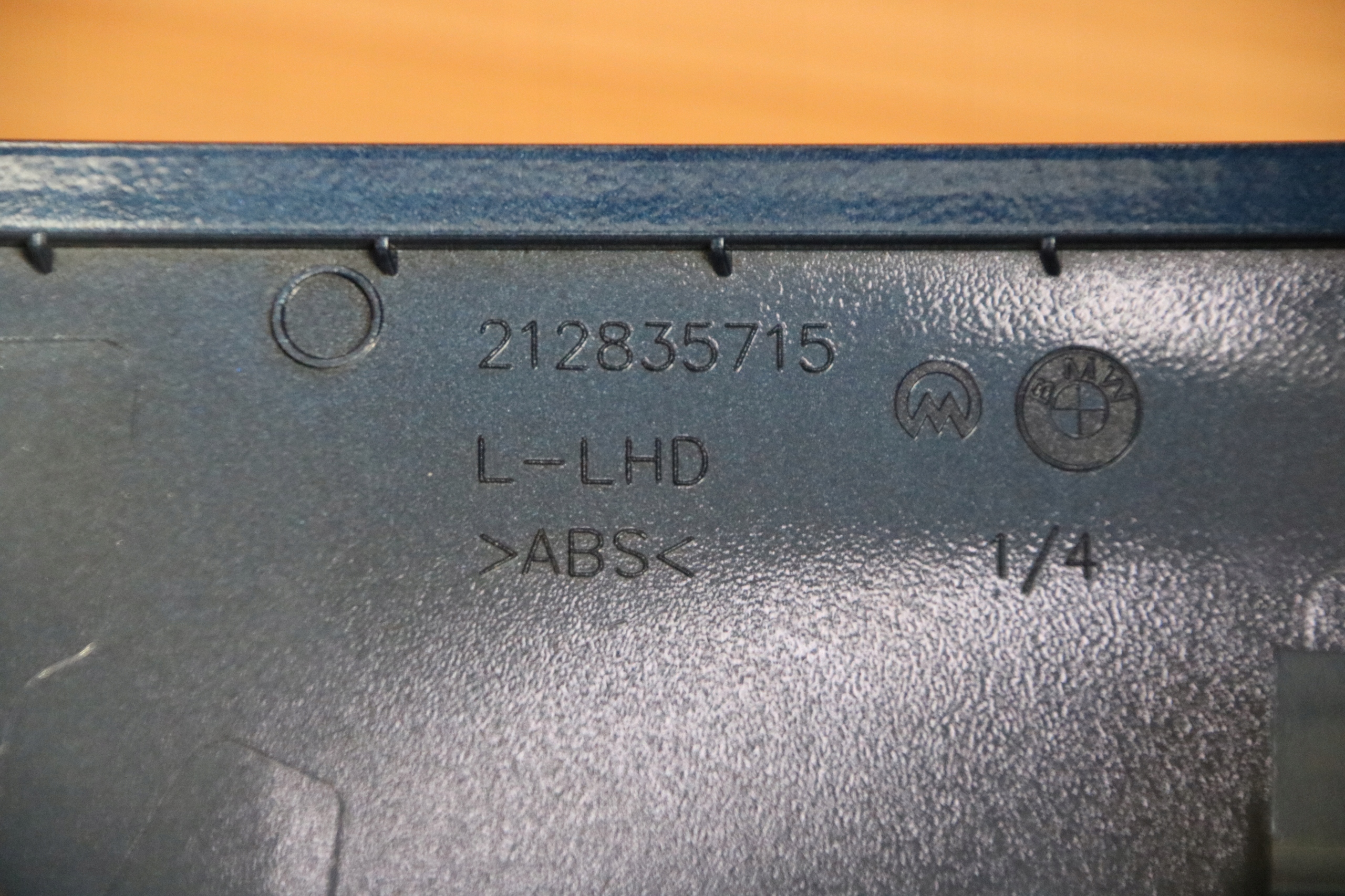BMW X1 U11 2 U06 obal zrcadla levá C1M