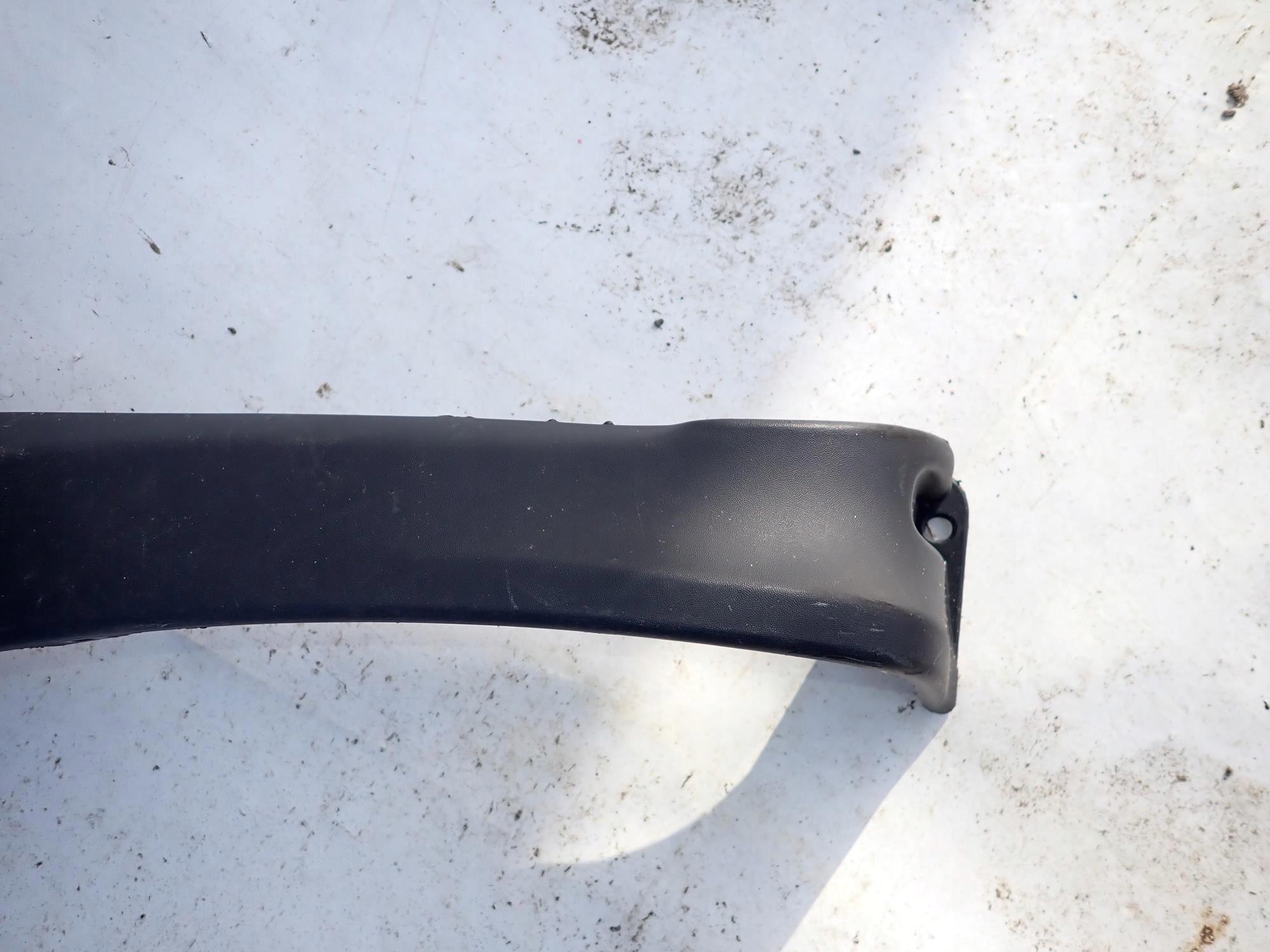 DACIA DUSTER and 1 10-18 moulding cap left front