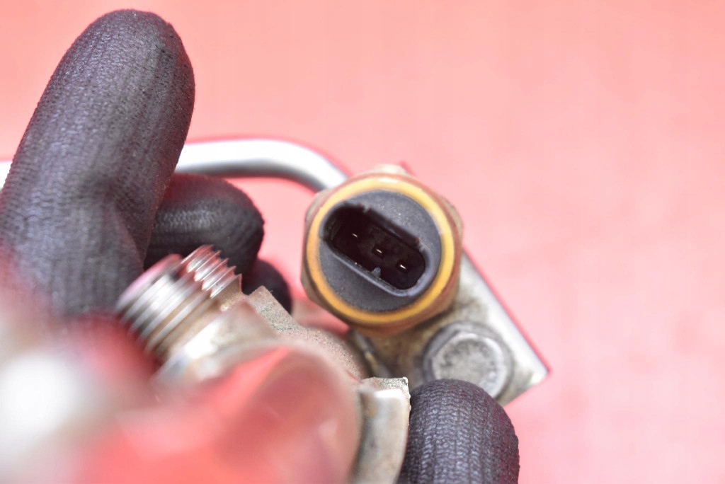 rampe injection 7562474 BMW E90 E91 2.0i 170 KM 08-13