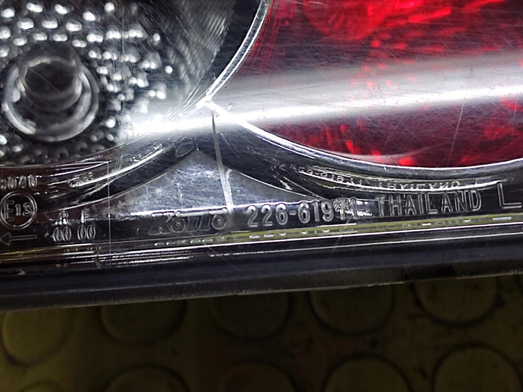 MAZDA 6 Feux phare Gauche Arrière du capot