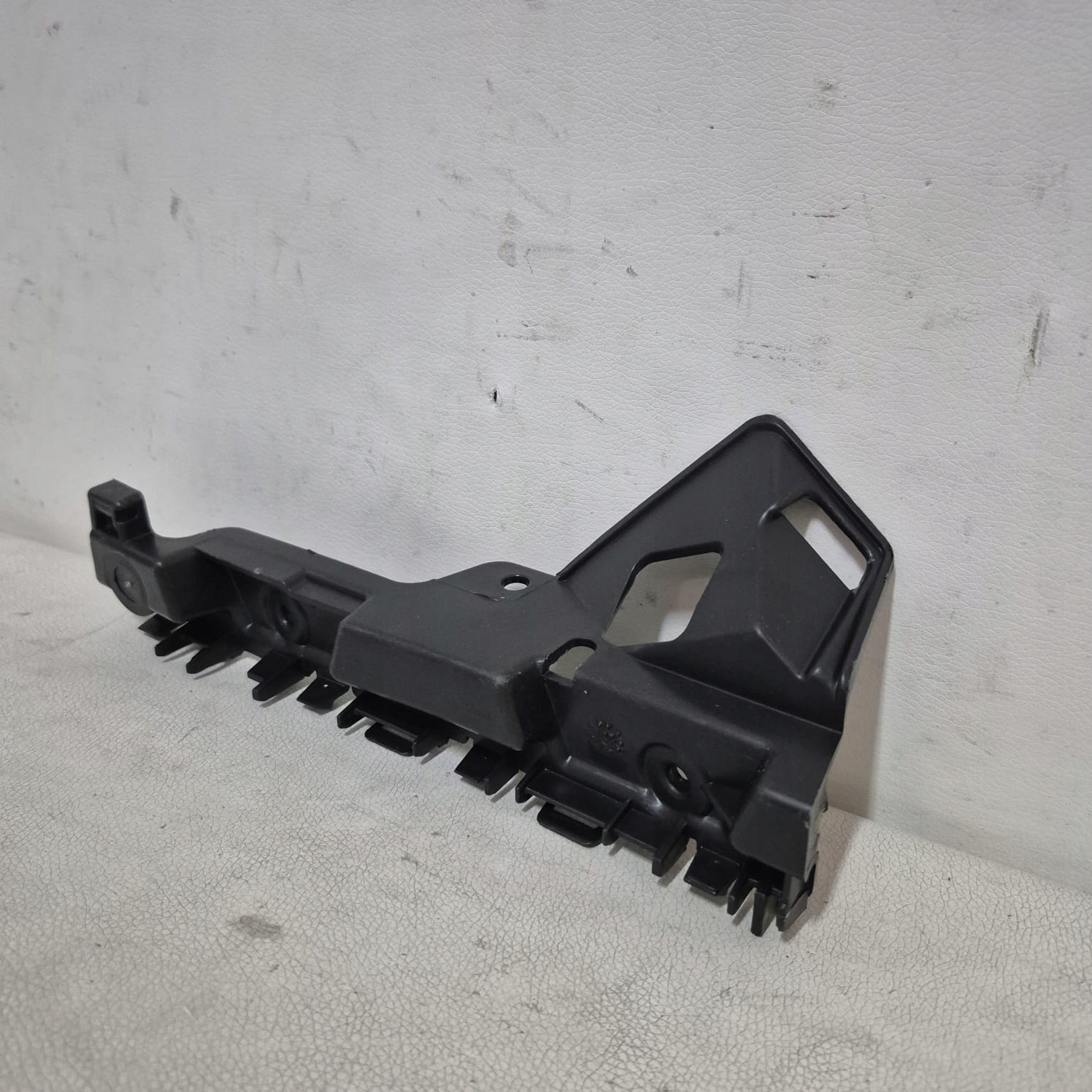 RENAULT TRAFFIC III 3 VIVARO B 14r -> support holder of a bumper left front