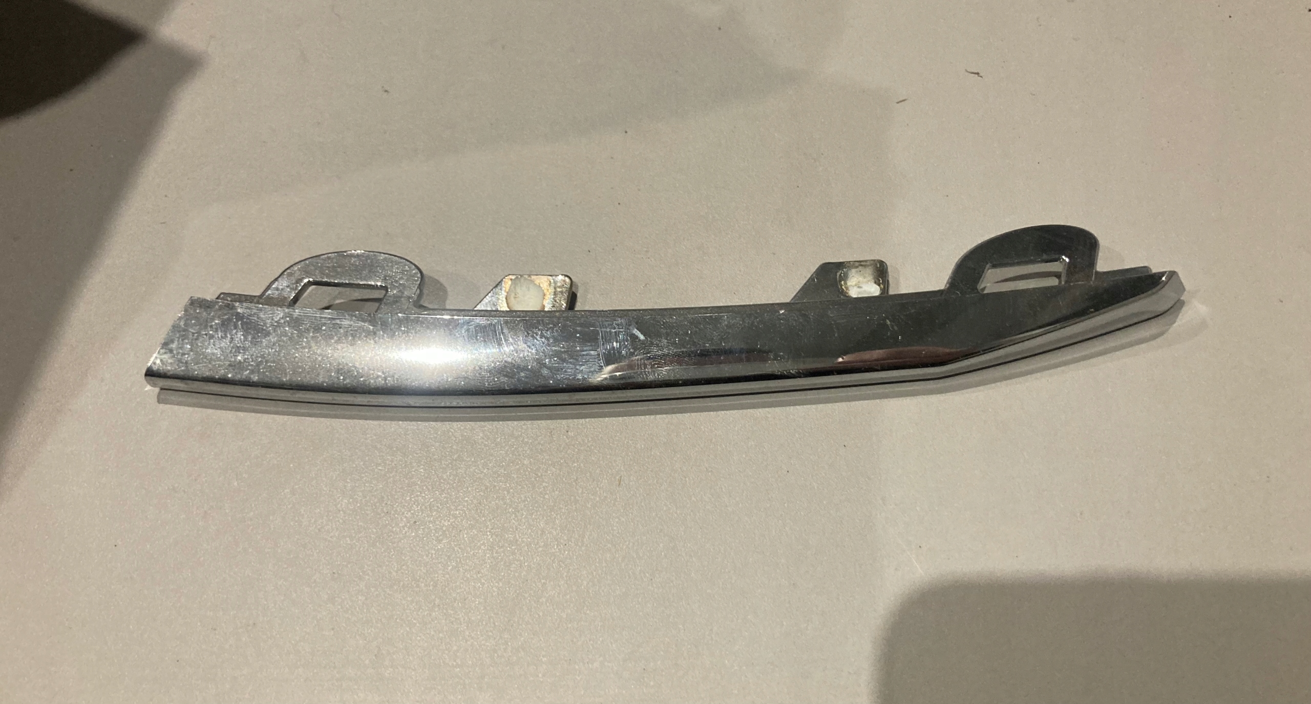 3T0853767 - SKODA SUPERB 2 LIFT 3T0 МОЛДИНГ ЛІВА РЕШІТКА ХРОМ