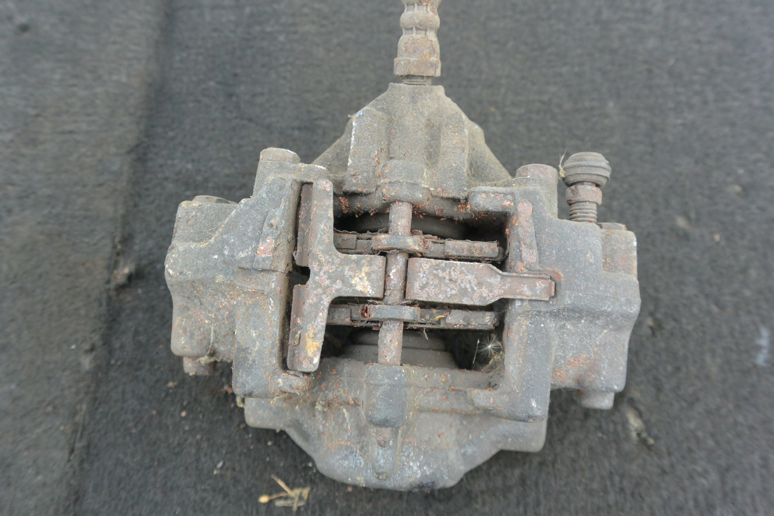 caliper brake right left front KPL MERCEDES W203 W209
