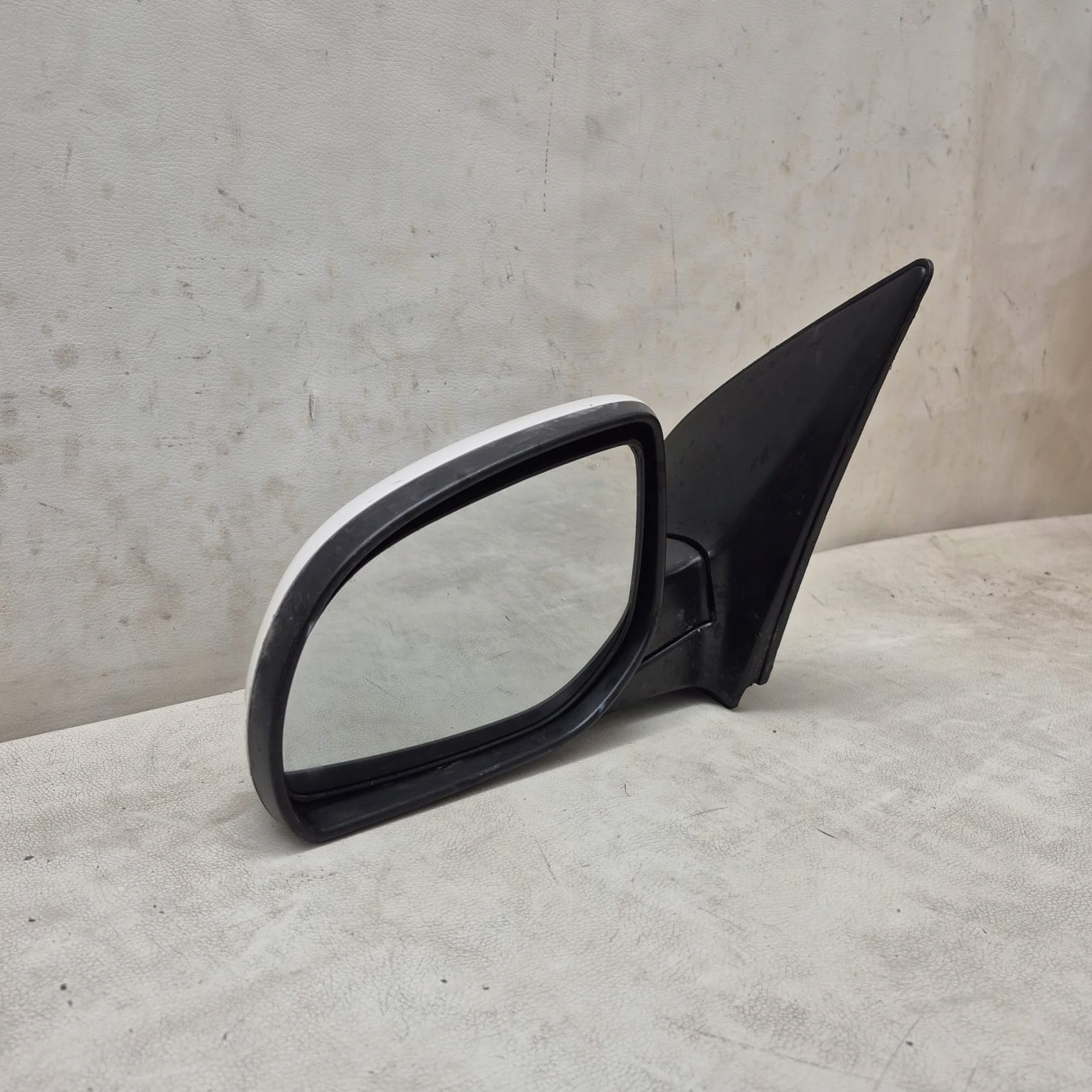 HYUNDAI I20 and 1 08-14 mirror front front left