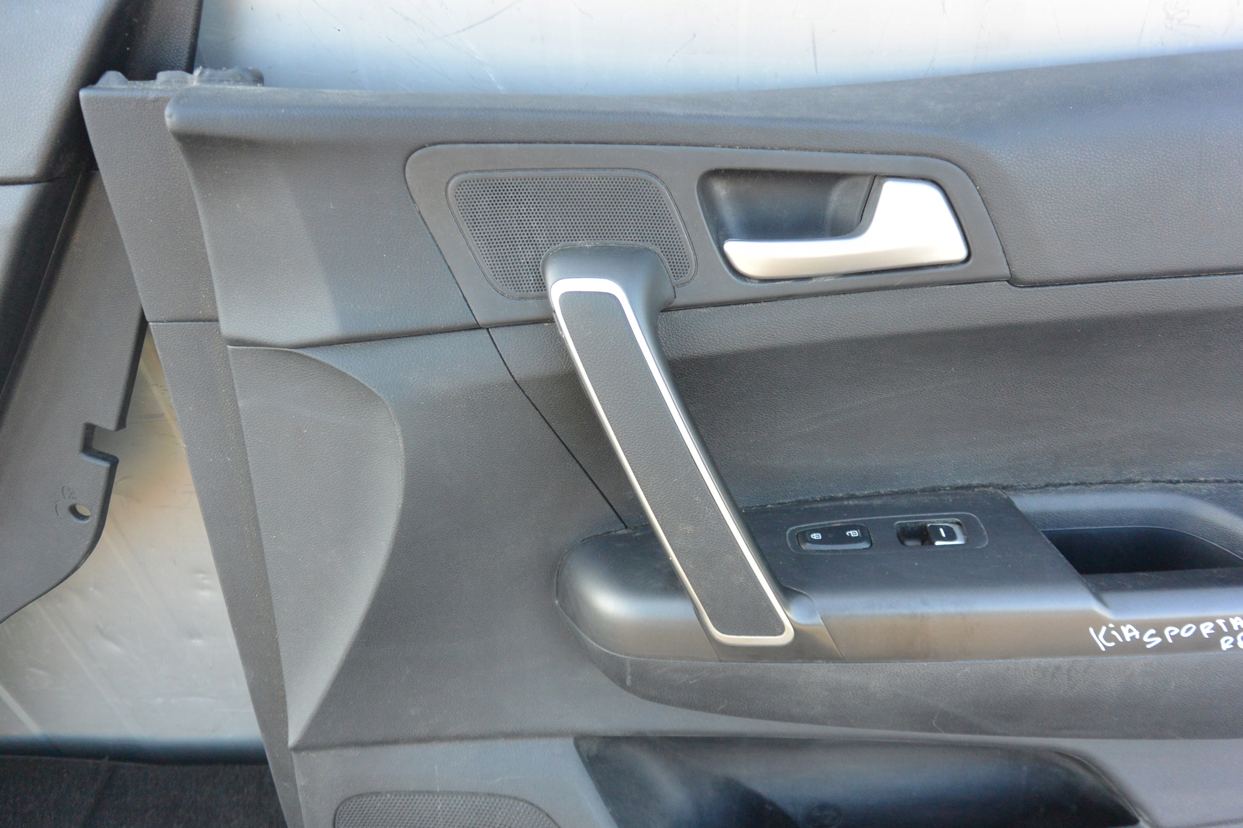 side door right front rear part KIA SPORTAGE