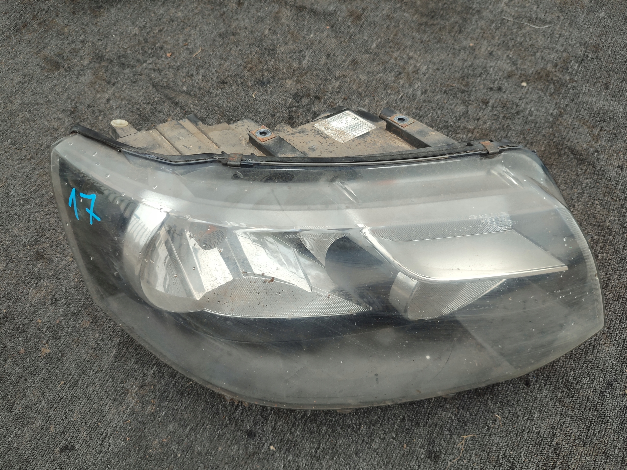 light front right VOLKSWAGEN TRANSPORTER T5 LIFT 09- 7E1941016D