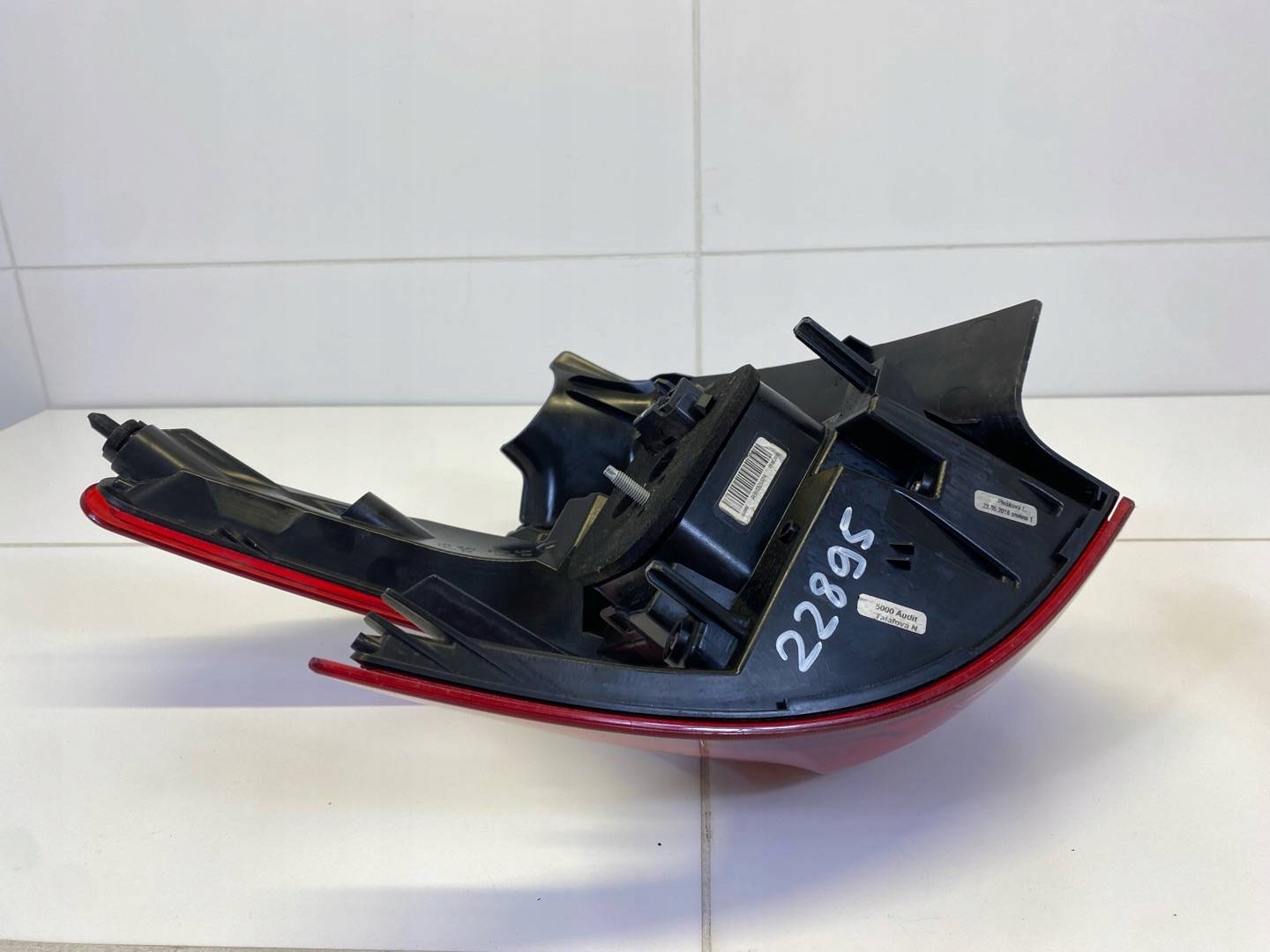 light rear right side Peugeot 2008 facelift 2018 00200841