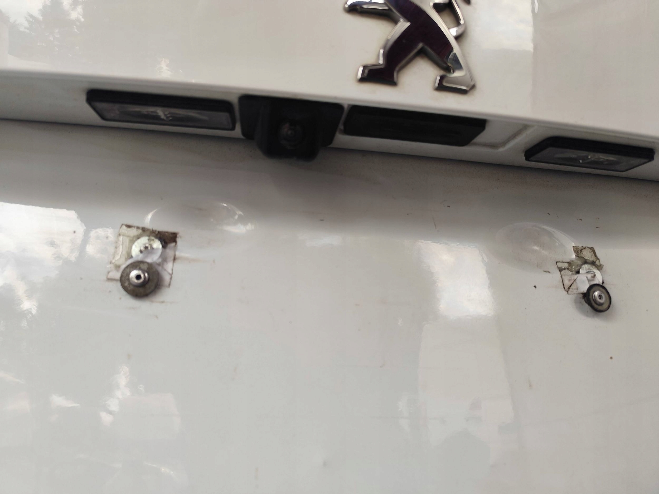 PEUGEOT 2008 II boot doors KAMERA complete DEMONTAZ