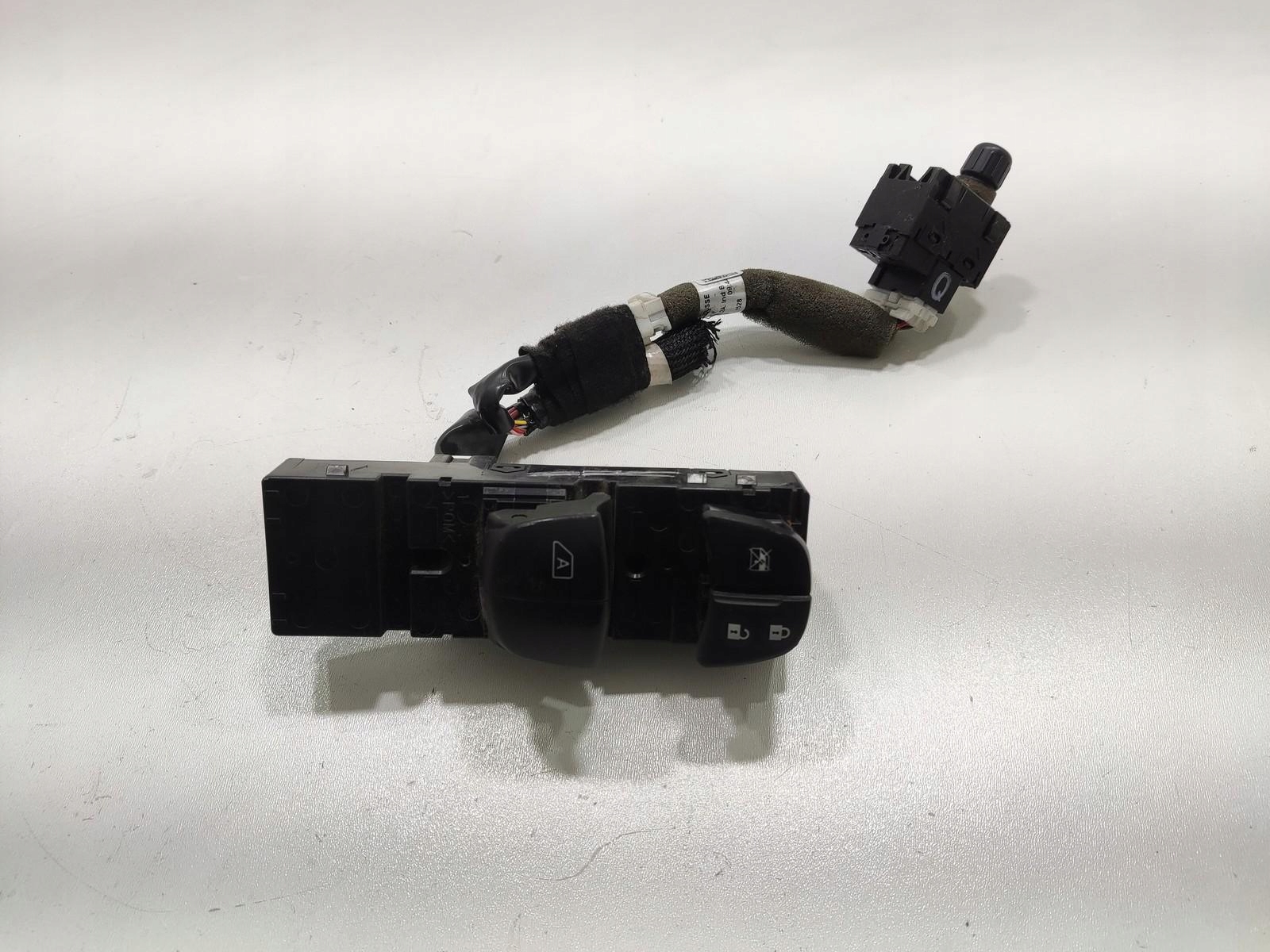 PANEL window control switch left front NISSAN NAVARA IV D23 NP300 2015-2022