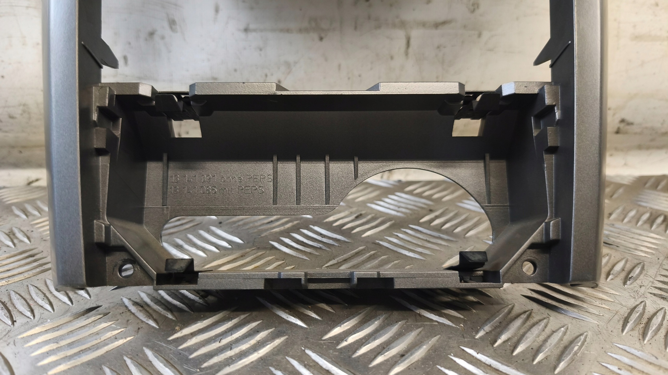 telaio PANEL consolle OPEL ASTRA H 2005r 13141091