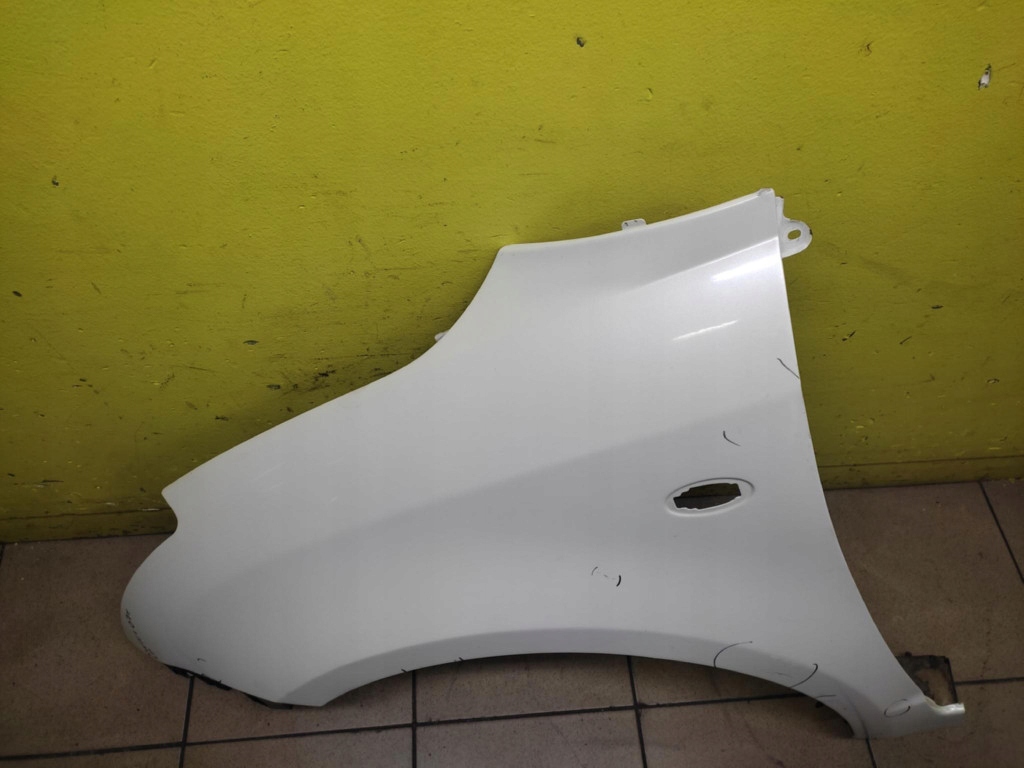 SUZUKI SWIFT IV blatník levý předek