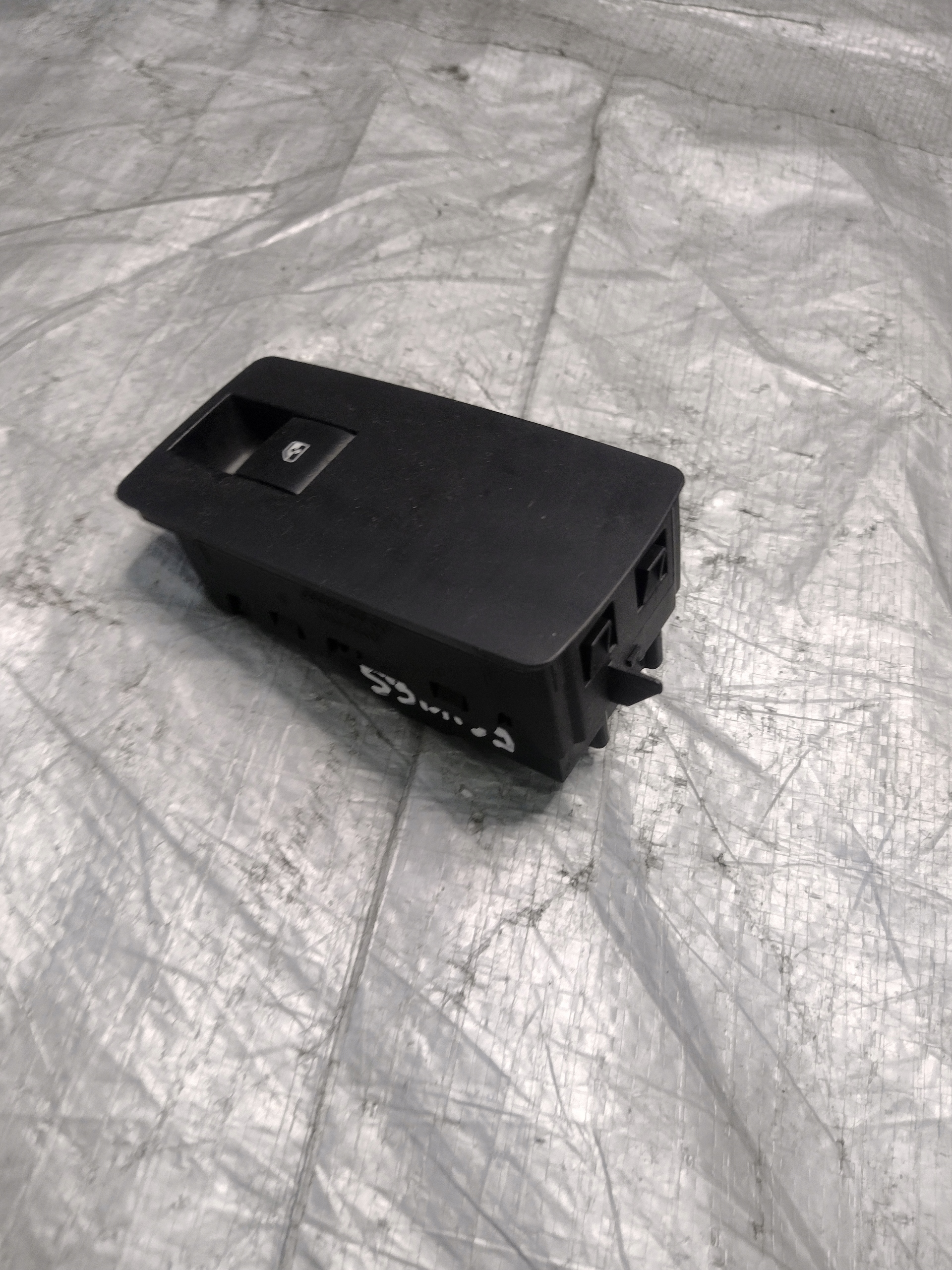 bouton vitres arrière Opel Insignia A 13301886