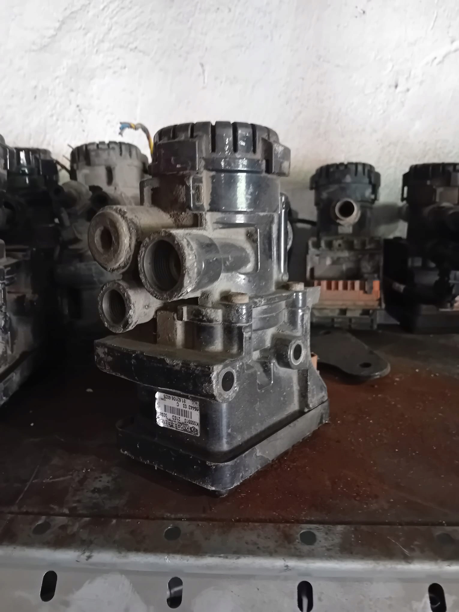 ZAWÓR HAMULCOWY MODULATOR EBS MAN TGS TGS TGA