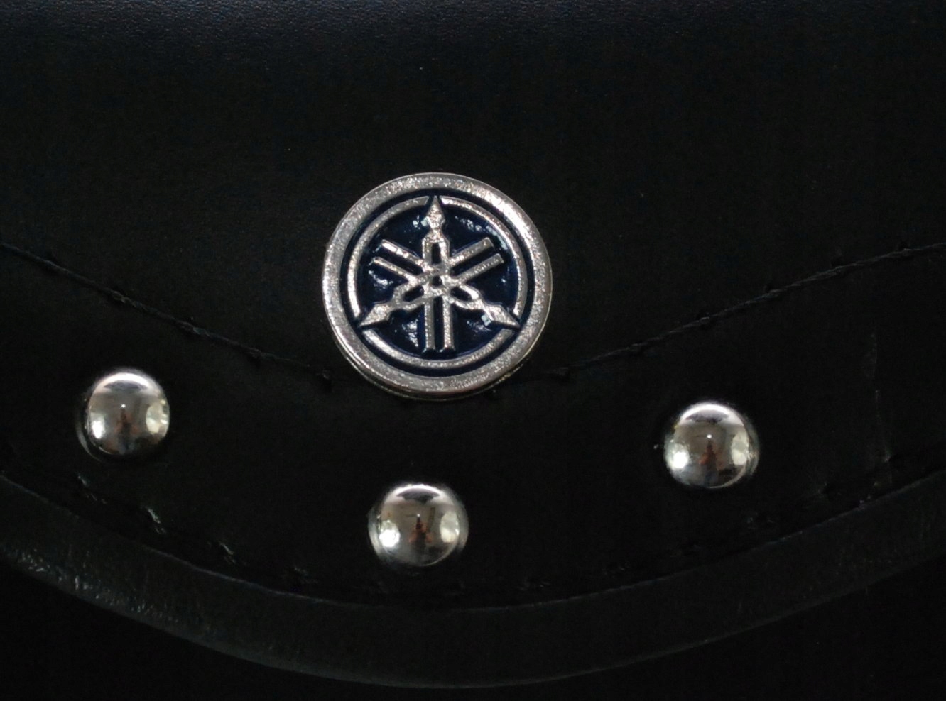 SKÓRZANY PIÓRNIK ROLKA WAŁEK YAMAHA LOGO CHOPPER Producent inny