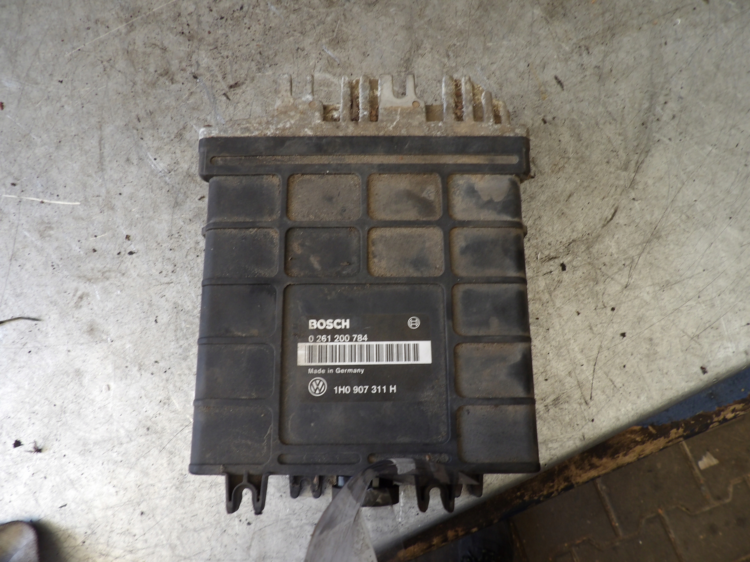 VW Golf III computer, control unit 0261200784, 1H0907311H
