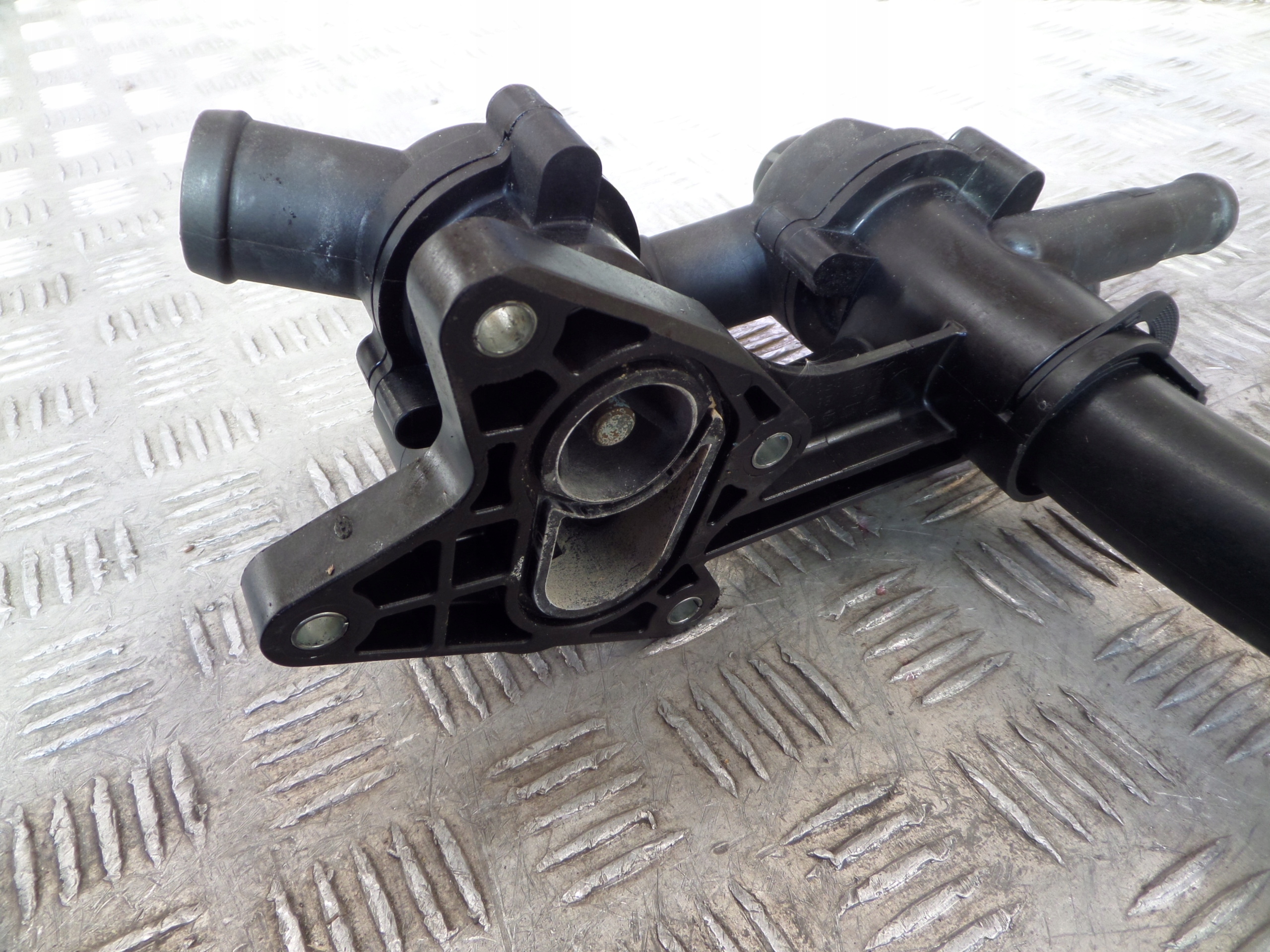 OBUDOW ATERMOSTATU, termostato VW OE 03C121026G