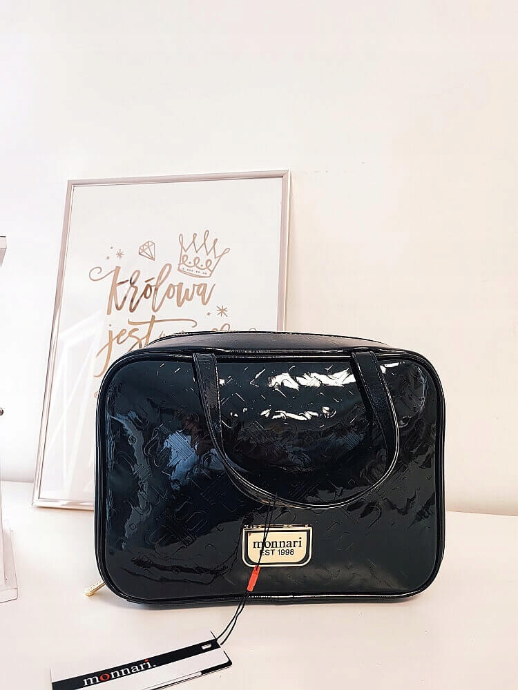 Monnari Velká dámská kosmetická taška černá s logem, rozkládací