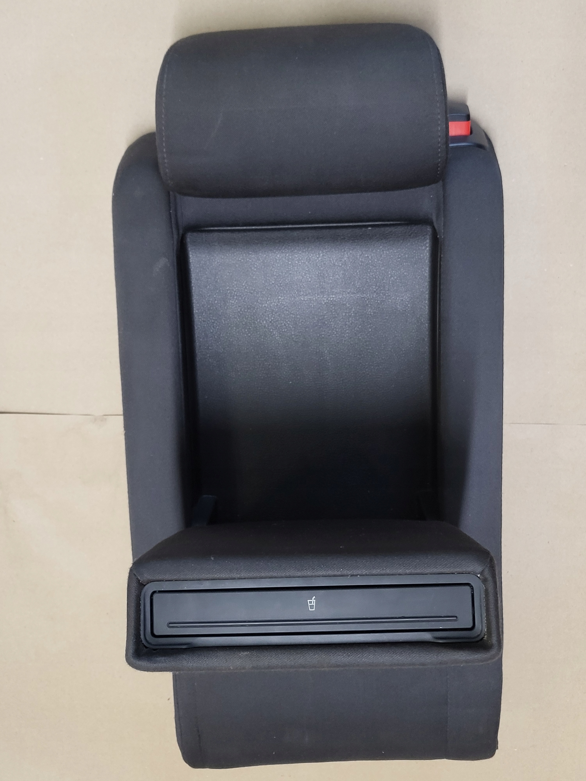 armrest bracket for KUBKI CUPHOLDER rest central rear part AUDI Q7 4L OE