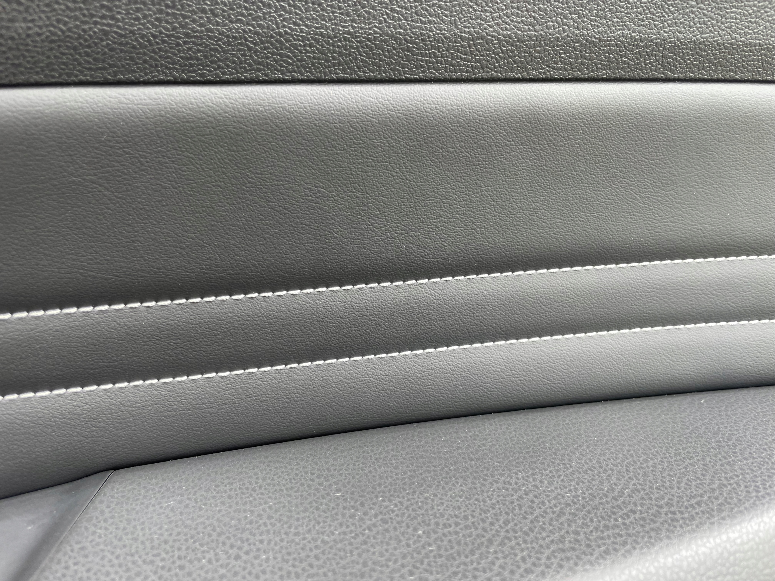 side PASSAT B8 KOMBI leather as new BIALA NIC KOMPLET
