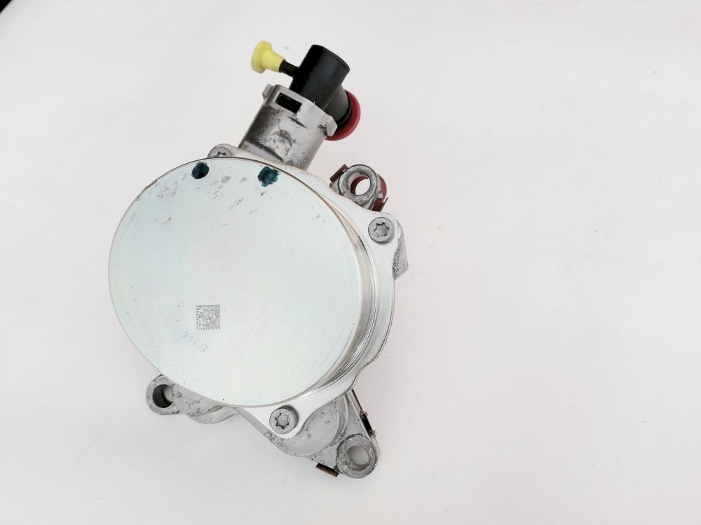 146503393R - RENAULT KOLEOS ESCAPE 2.0 DCI ВАКУУМНИЙ НАСОС