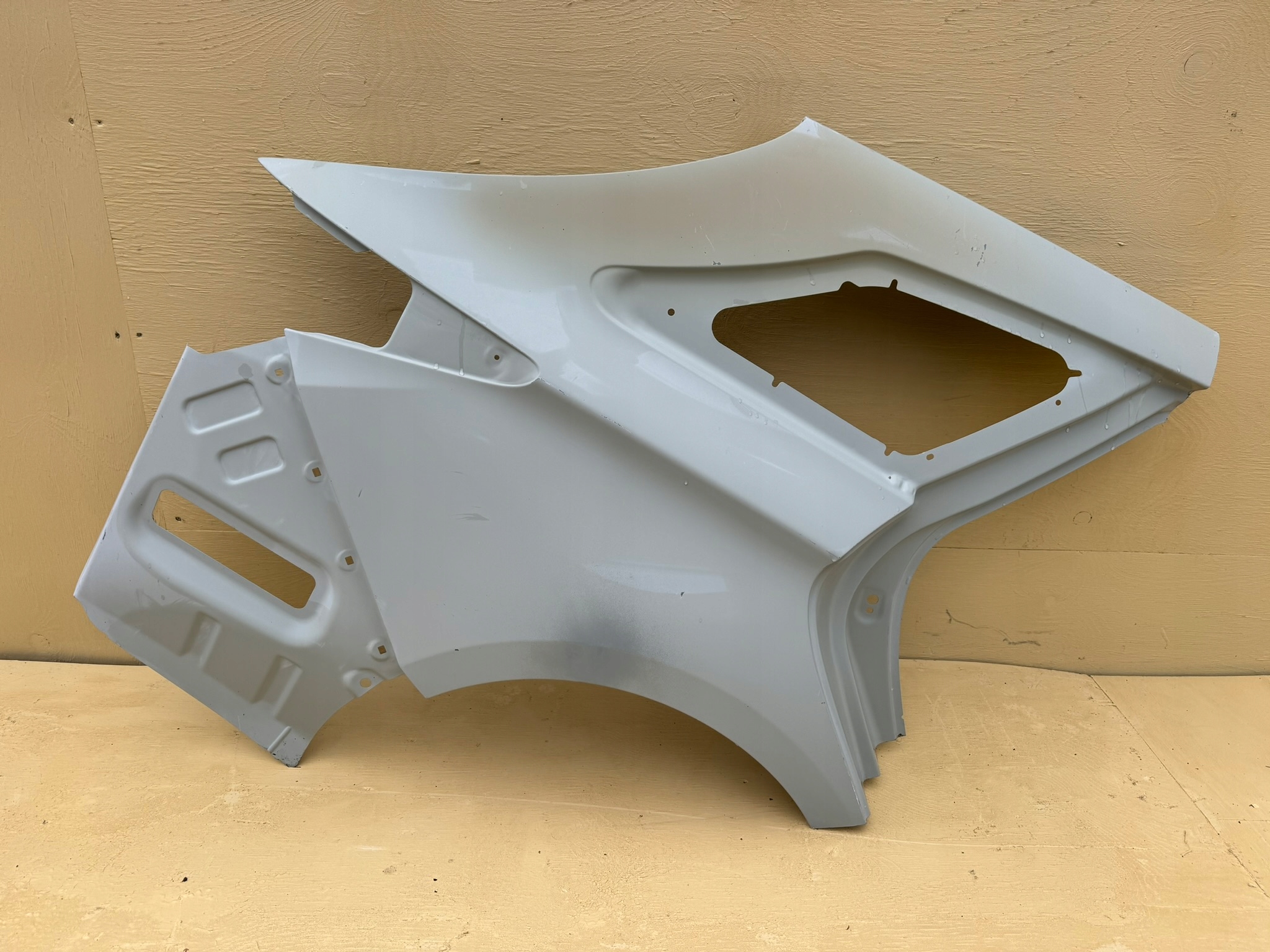 HYUNDAI I40 KOMBI 11-19R BŁOTNIK PRAWY TYŁ TYLNY 715043ZC50