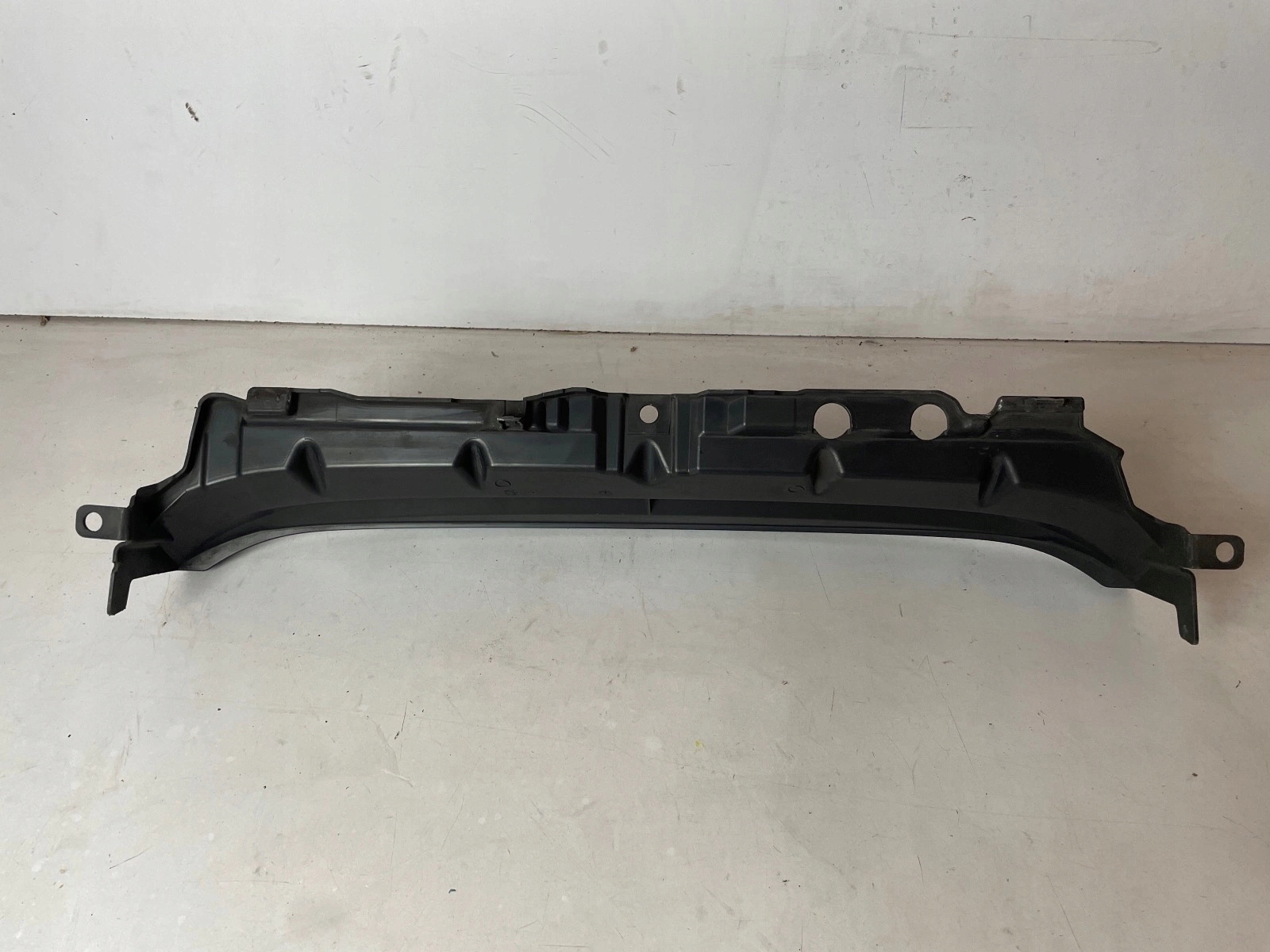 cover supports radiator Ford Fiesta MK7