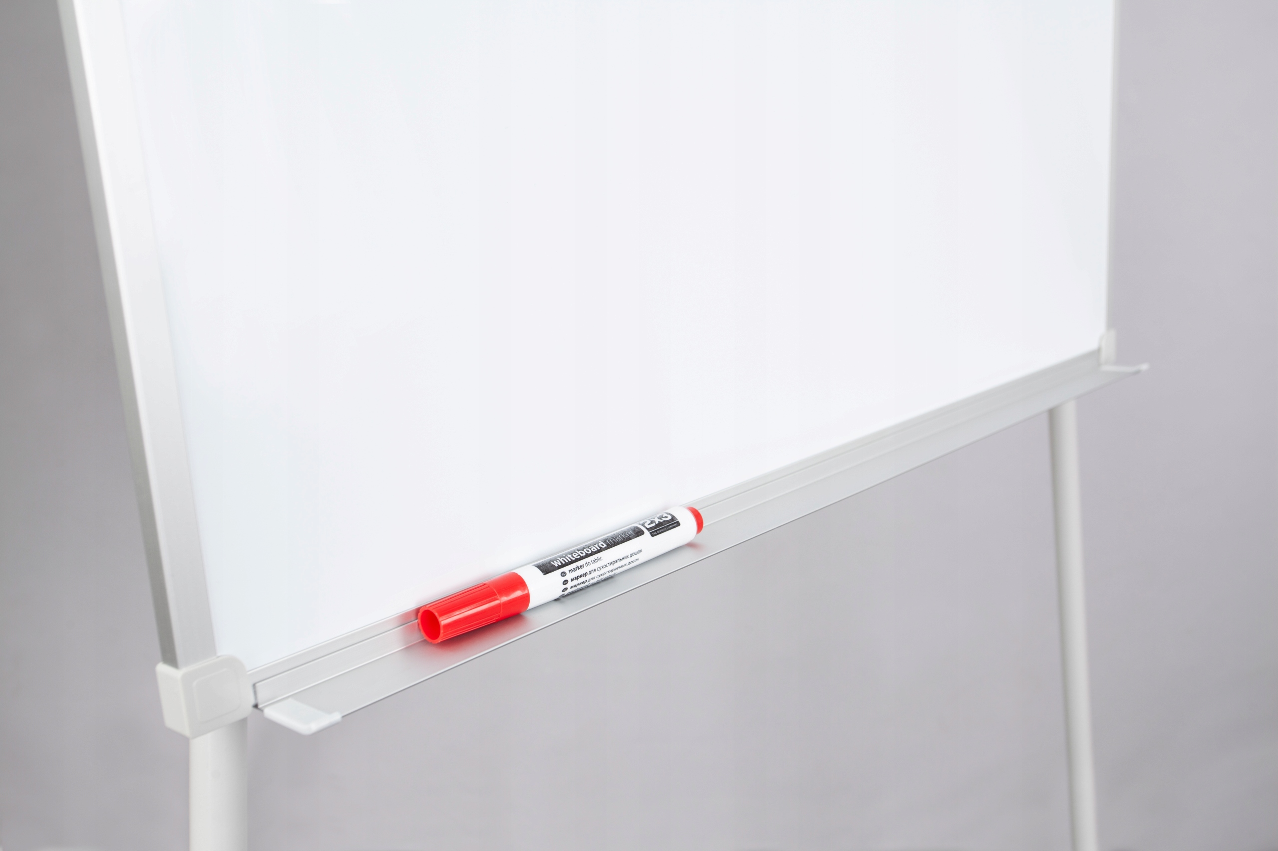 Flipchart 70x100 cm biała tablica magnetyczna suchościeralna na trójnogu Rodzaj flipcharta na nóżkach