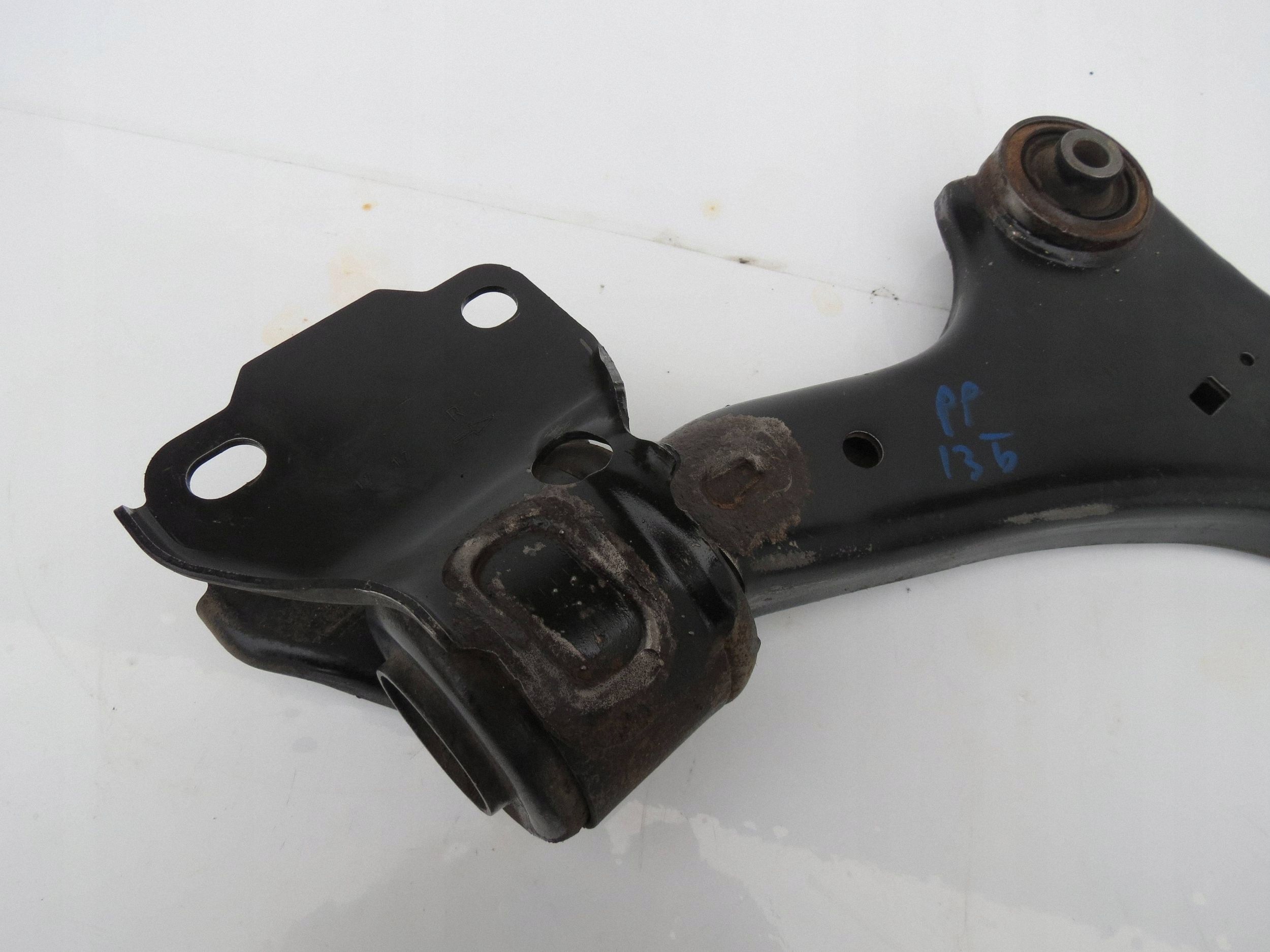 arm right front VOLVO V60 RH17719